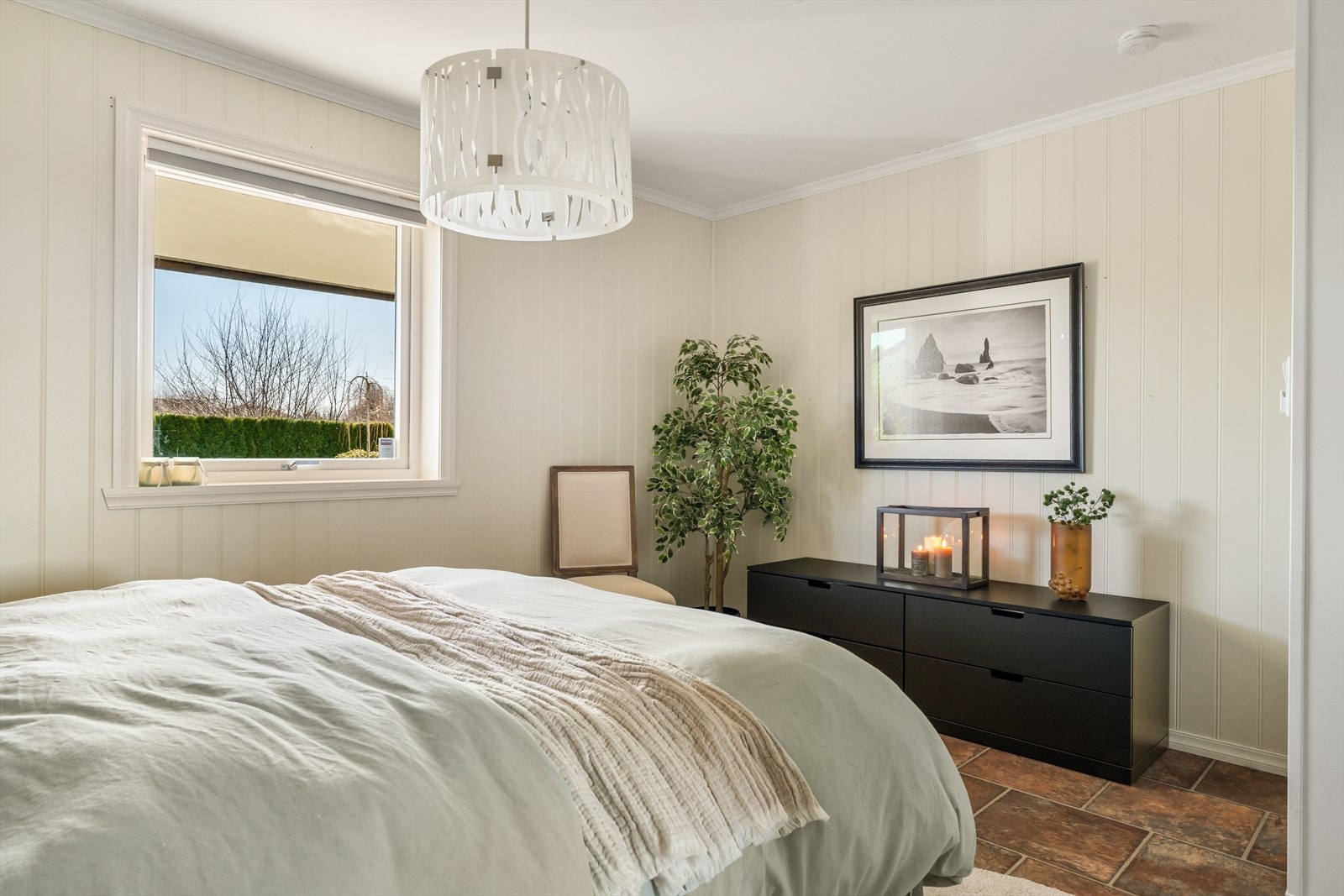 Soverommet er lyst, trivelig og måler hele 14,54 m². Galleribilde