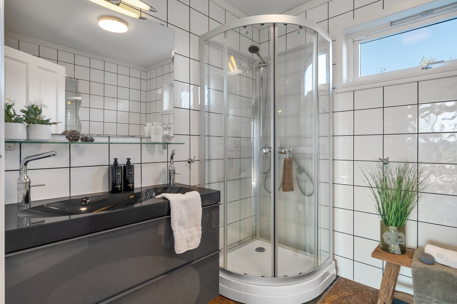 Badet i underetasjen ble pusset opp i 2011. Galleribilde