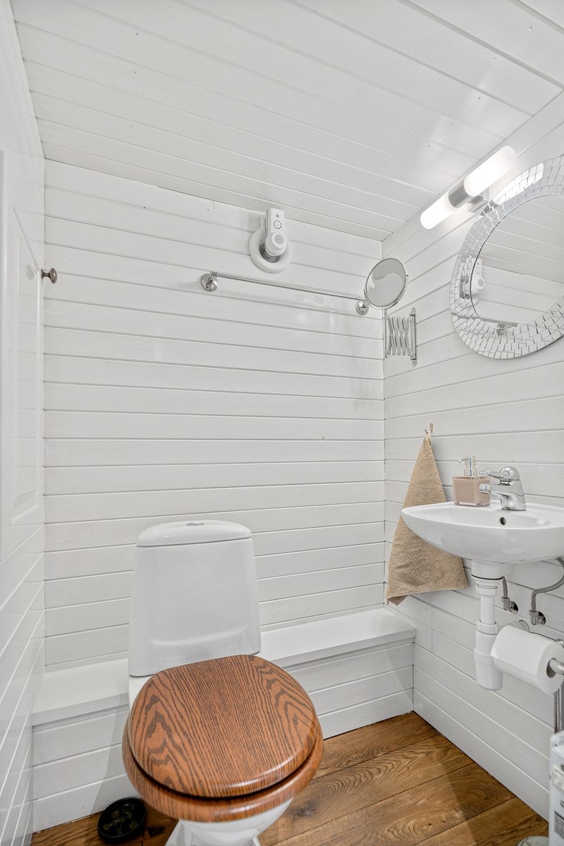 Toalettrom u.etasje Galleribilde