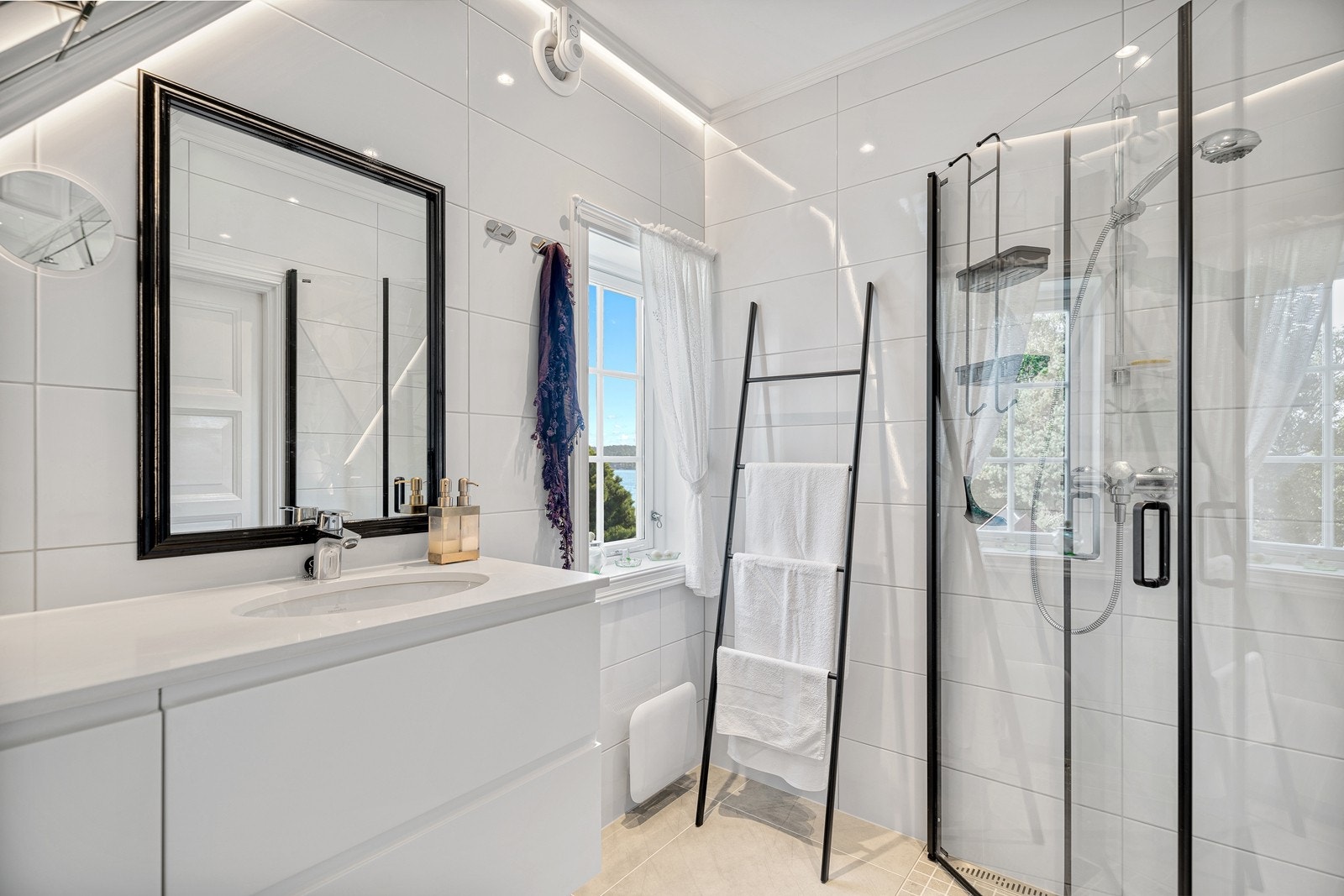 Flislagt bad i 2. etasje Galleribilde