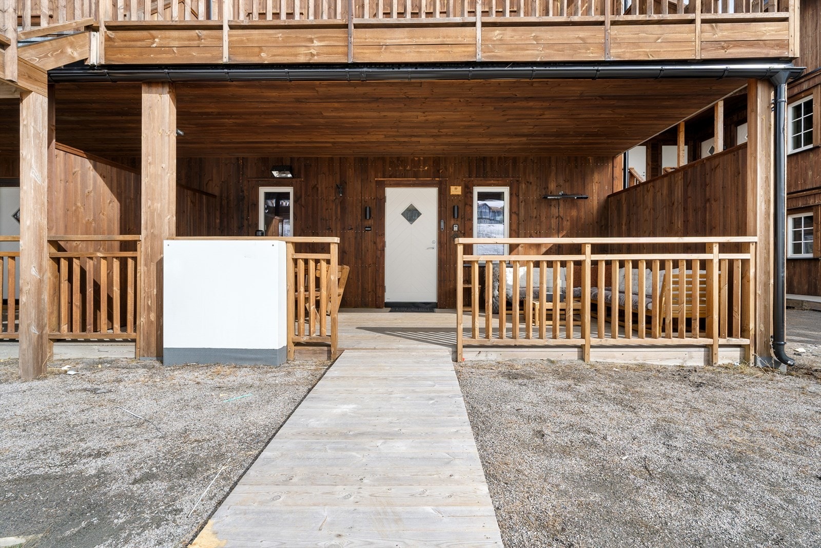 Trivlig solrik uteplass. Galleribilde