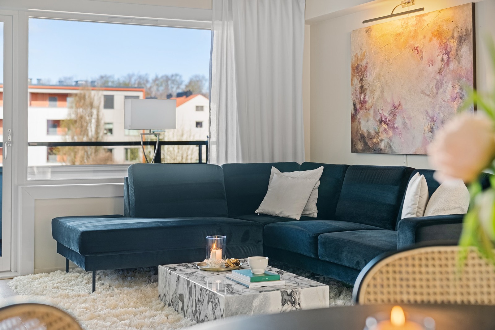 I stuen er det gode møbleringsmuligheter. Galleribilde