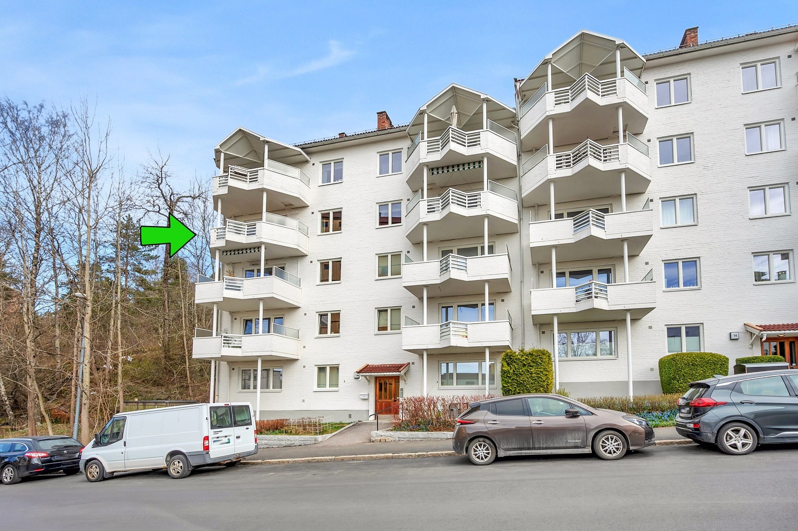 Boligen har en god intern beliggenhet i 4. etasje på enden av bygget. Galleribilde