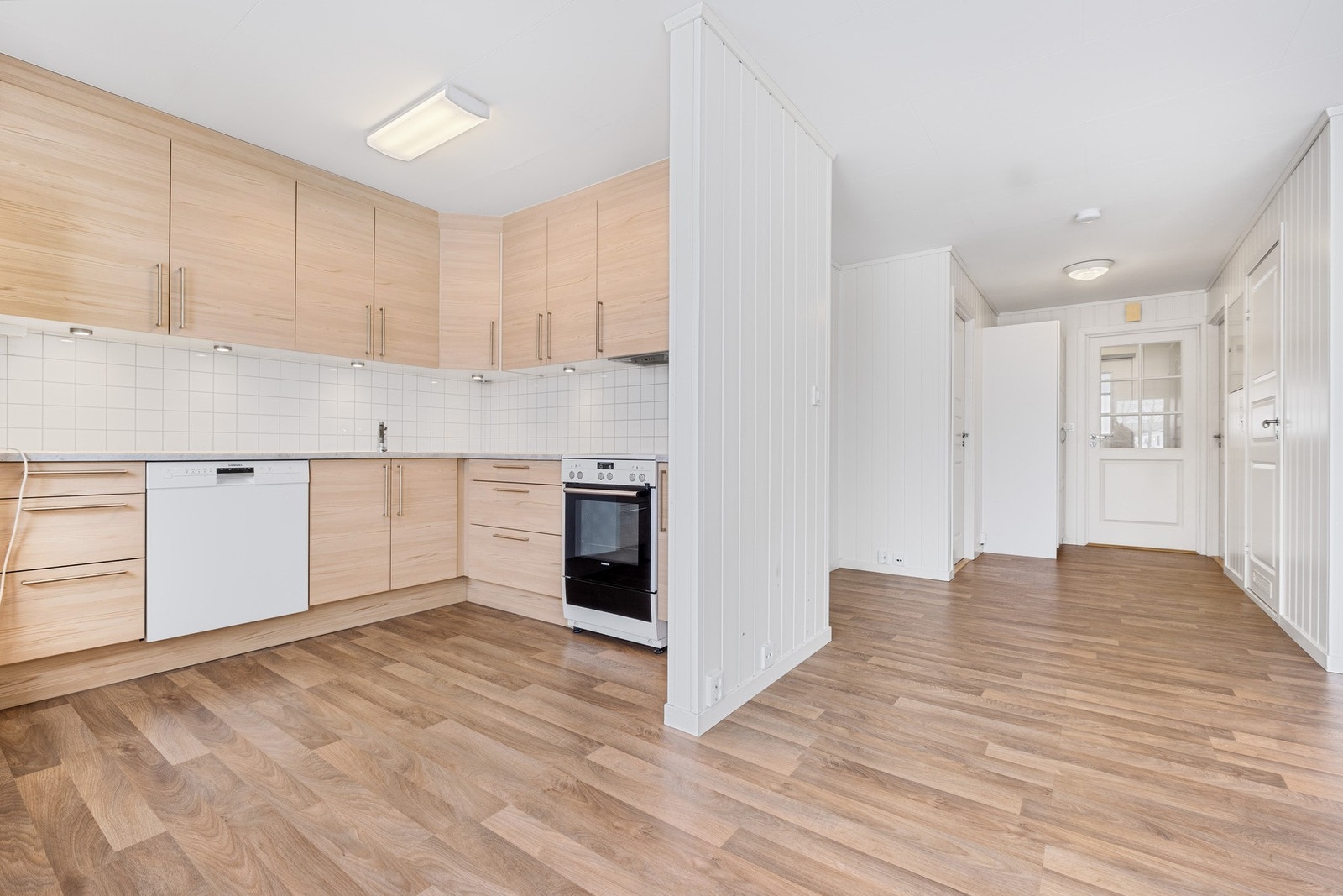 Her er det også godt med lagring i skuffer og skap. Galleribilde