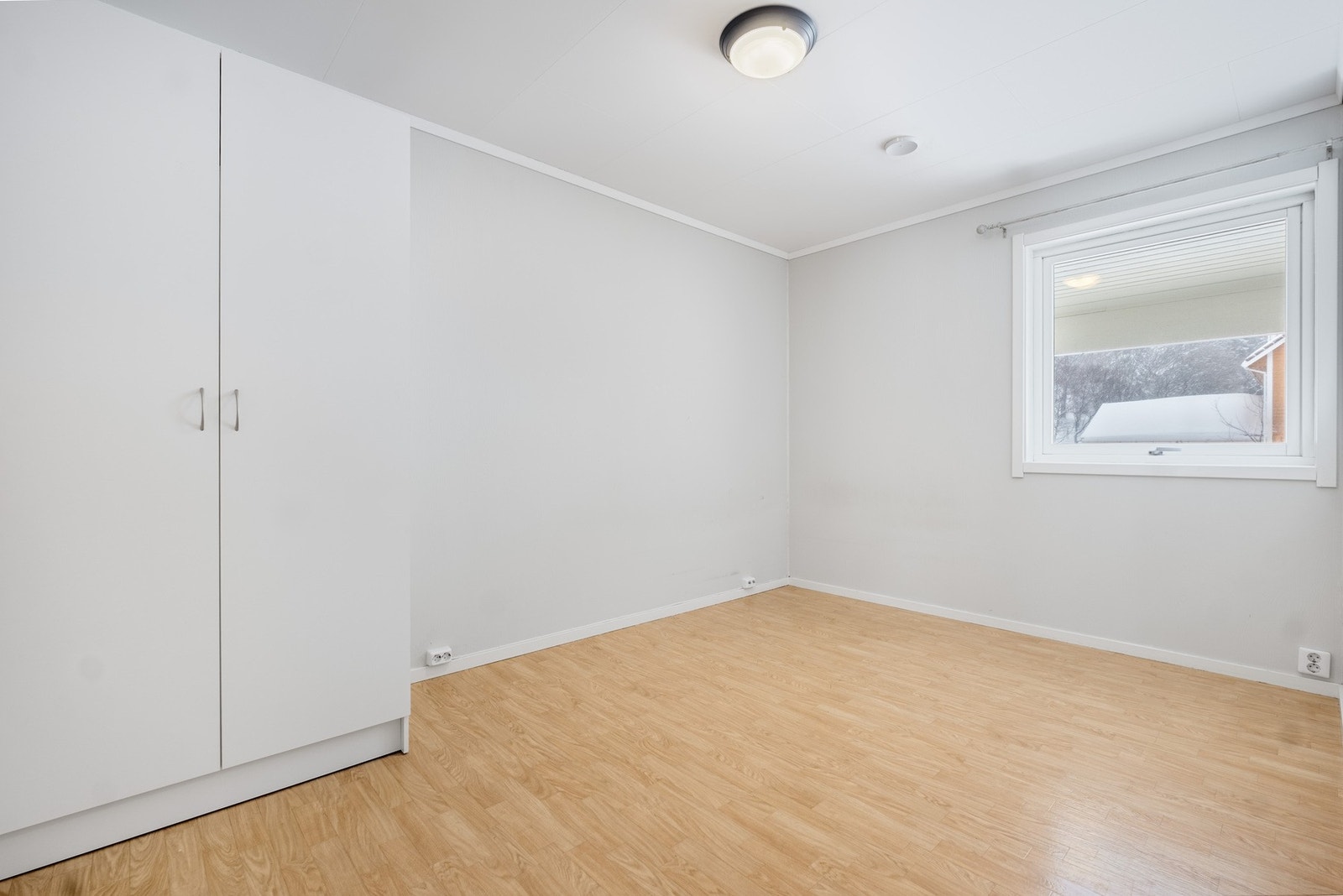 Hovedsoverommet er av god størrelse med plass til dobbeltseng. Galleribilde