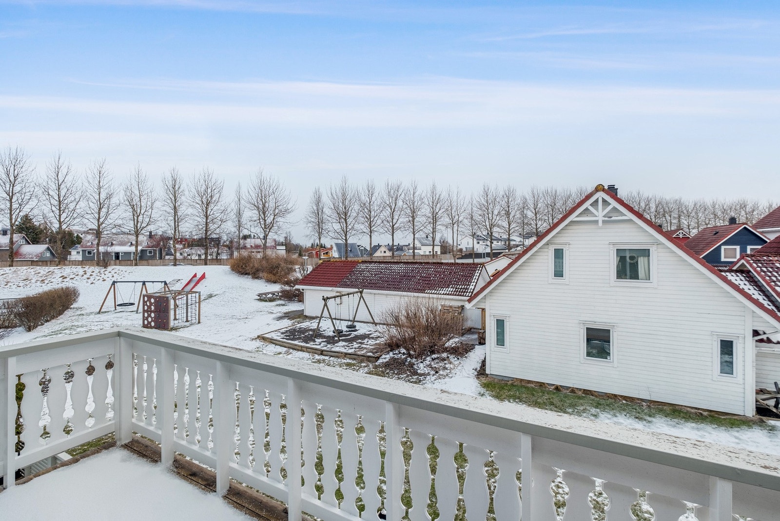 Perfekt plass for å ta inn nabolaget eller nyte en kopp kaffe. Galleribilde