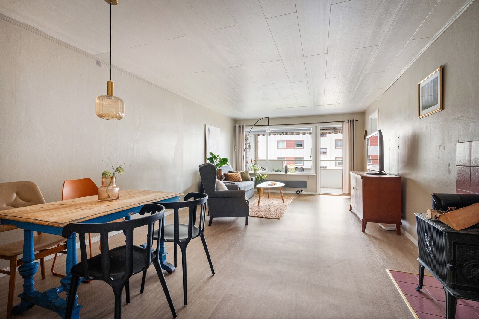 Stuen er et lyst og innbydende oppholdsrom med gode møbleringsmuligheter. Galleribilde
