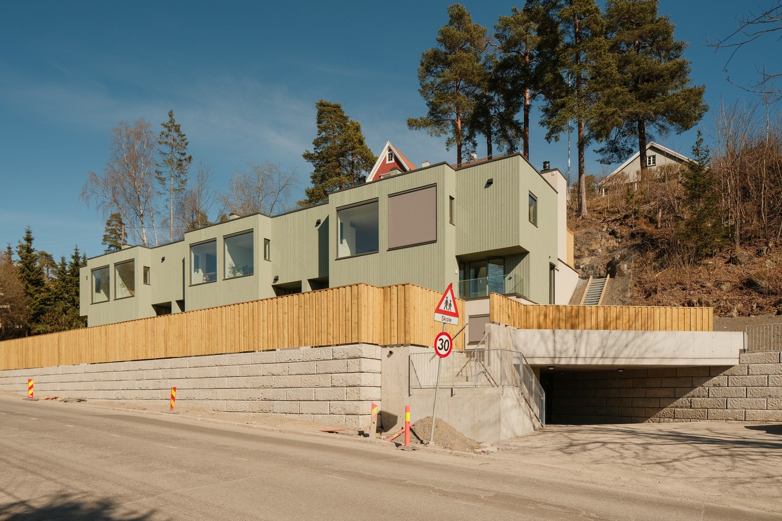 Frognerseterveien 49 ligger i et av Oslos mest ettertraktede og familievennlige strøk. Galleribilde