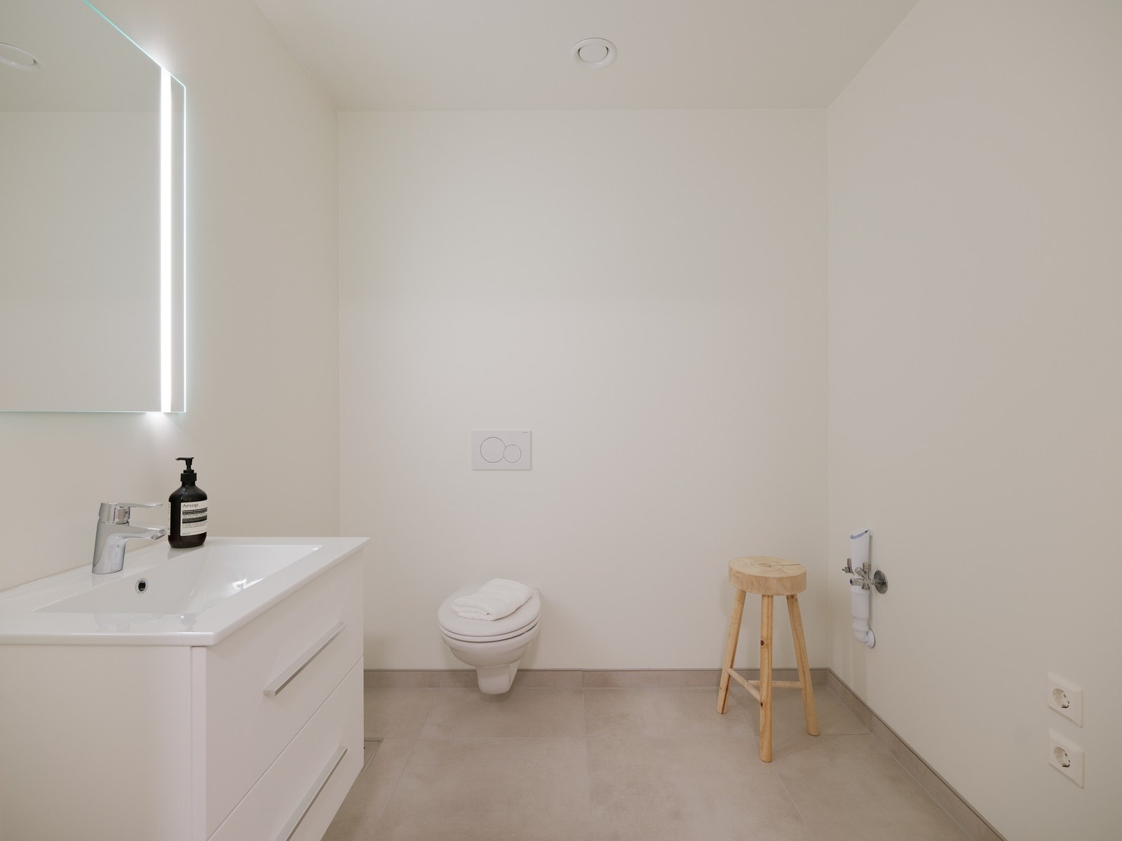 Stort bad/vaskerom i 1. etasje. Galleribilde