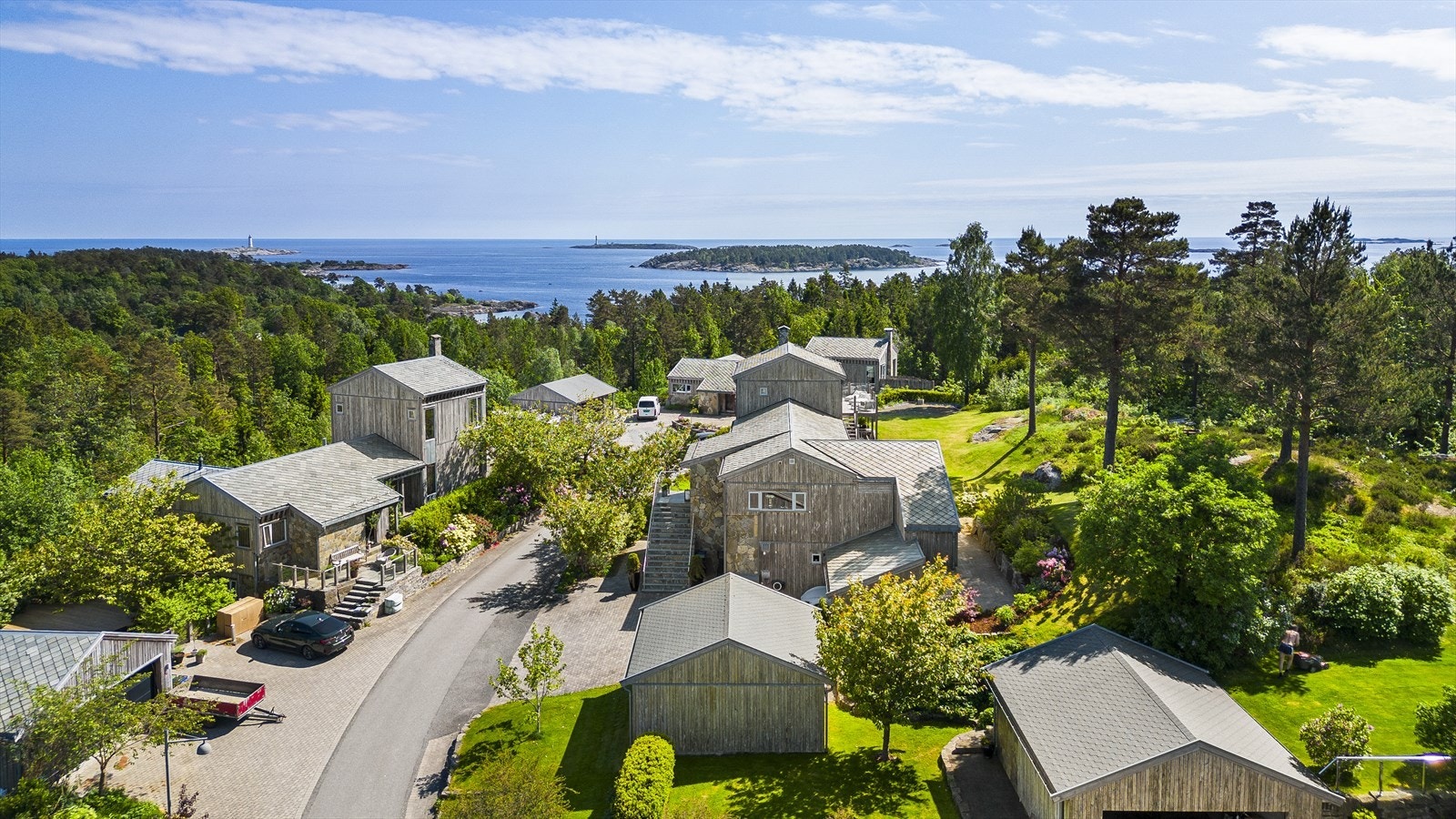 Ole Knudsens vei er et eksklusivt boligområde med en helhetlig arkitektur. Galleribilde