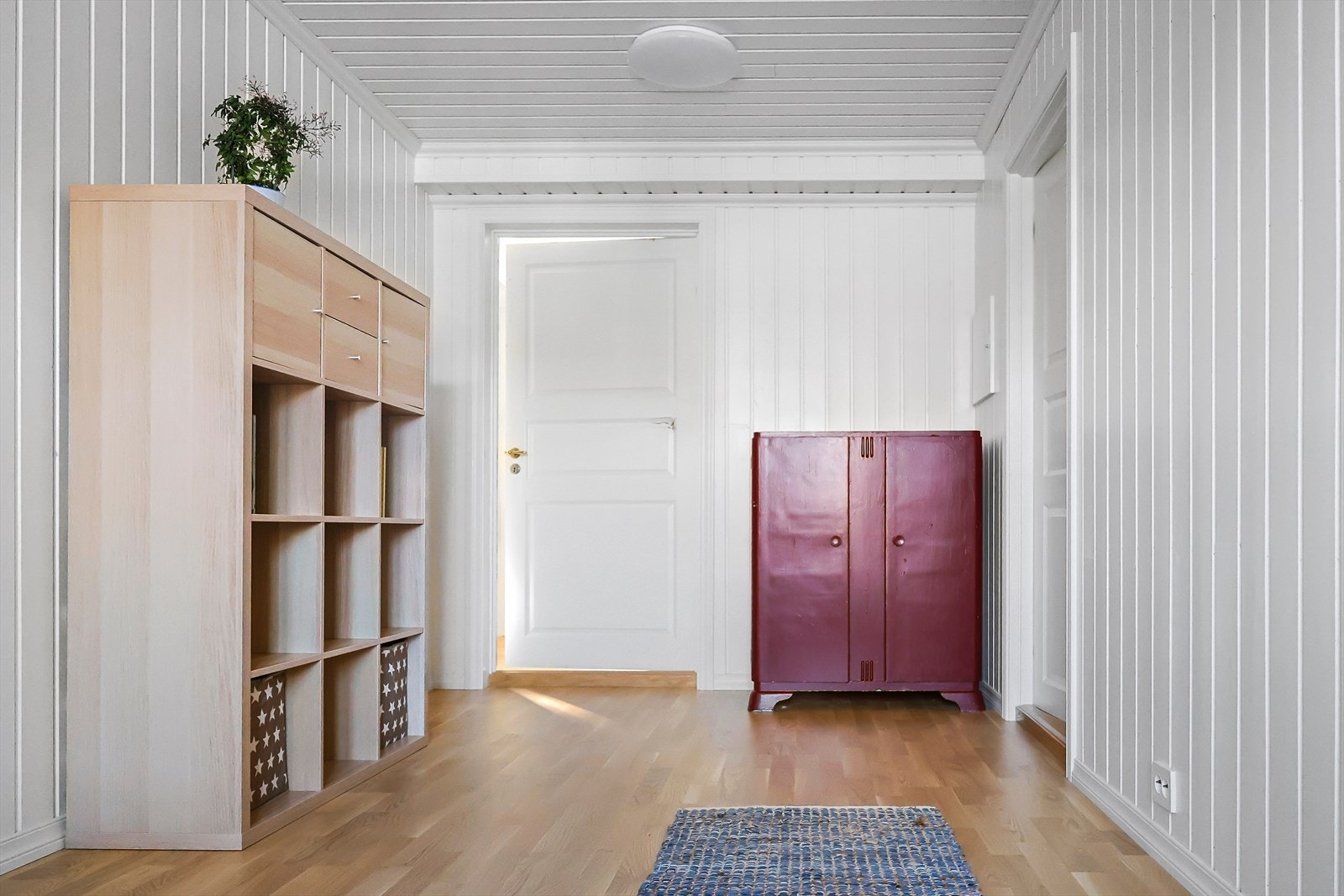 Del av gang og bod, som er tatt i bruk til midlertidig soverom Galleribilde