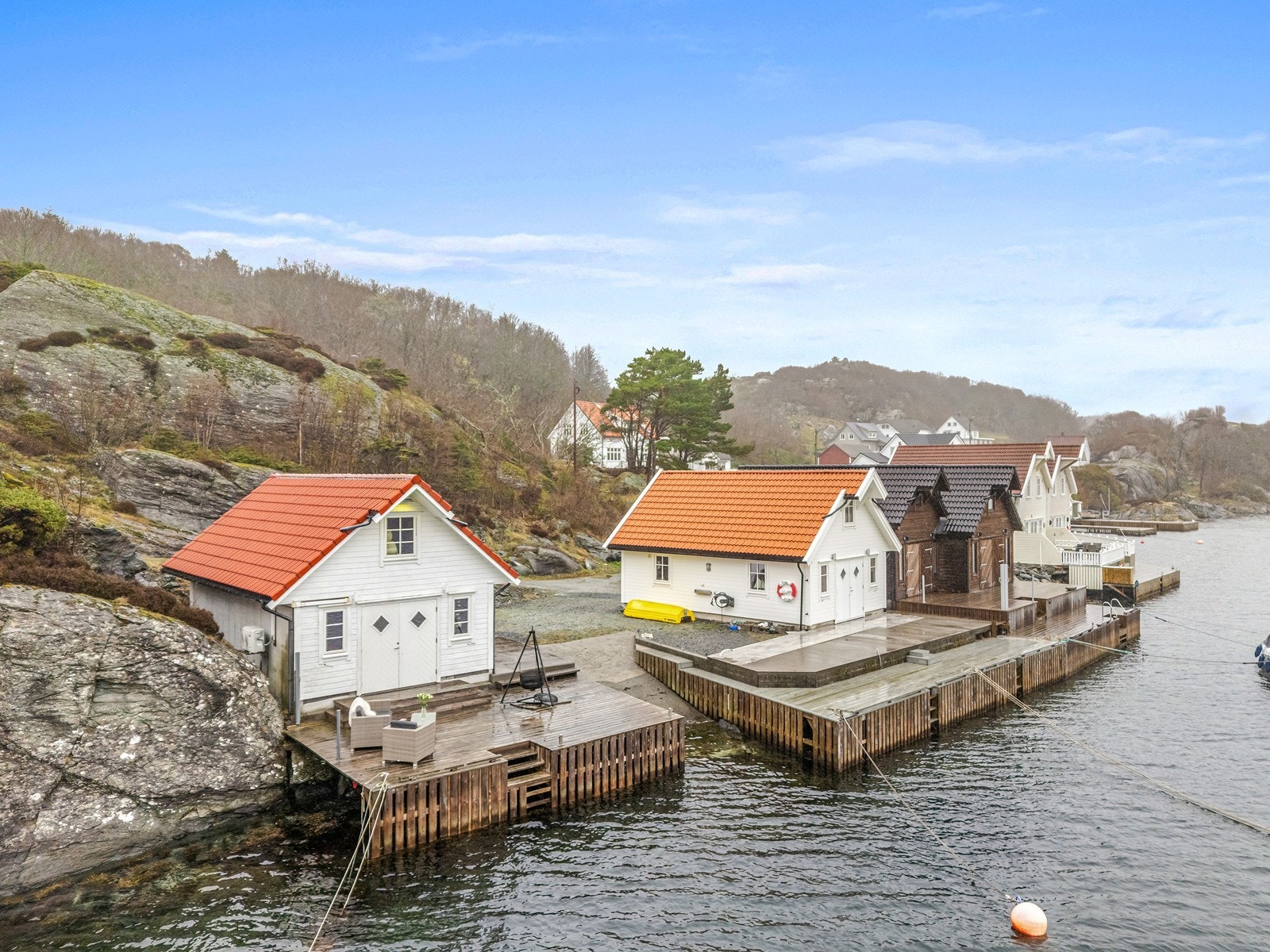 Naustet er oppført i 2011 og ligger ca. 150 meter fra boligen. Galleribilde