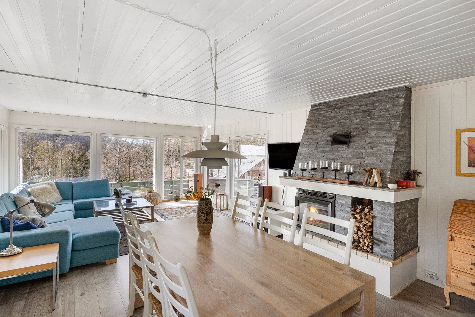 Peisen gir god varme på de kjøligere dagene Galleribilde