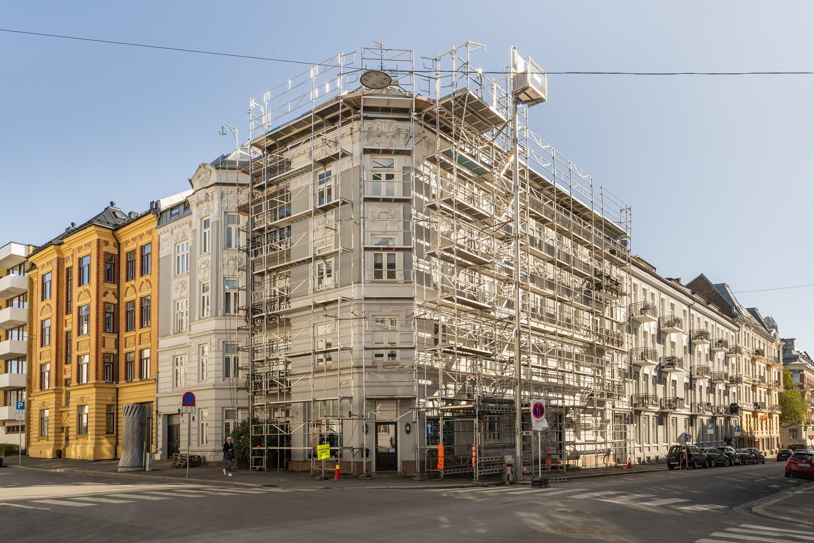 Fasade - Stillasene er nå tatt ned - dette ifm. takrehabilitering. Galleribilde