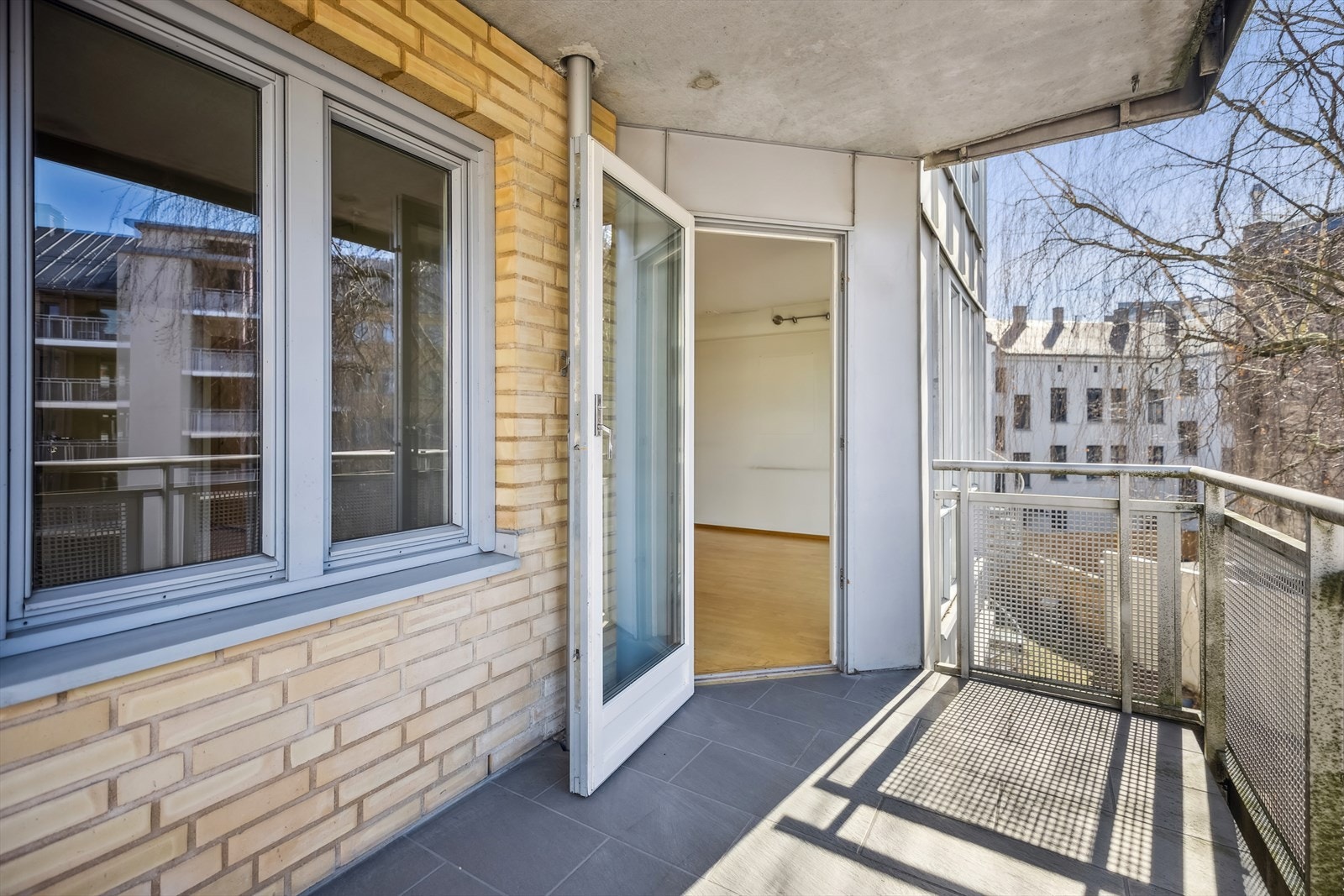 Fra balkongen Galleribilde