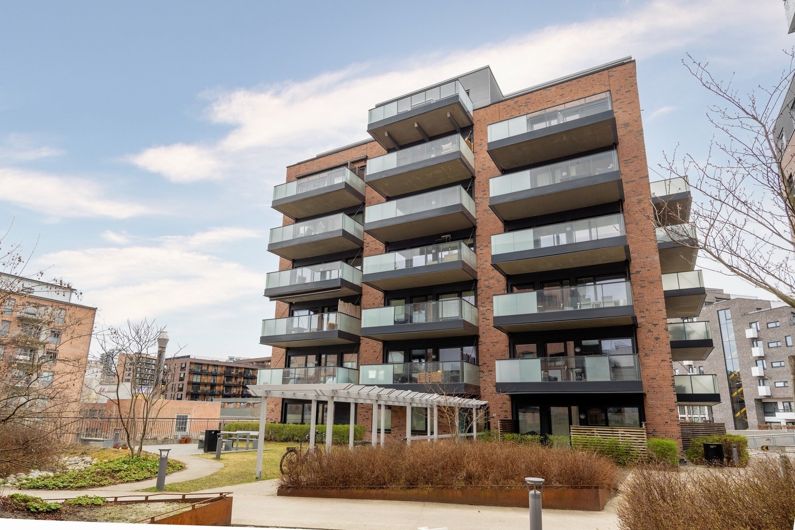 Moderne nybygg fra 2015 i et veldrevet borettslag. Ingen dokumentavgift. Galleribilde