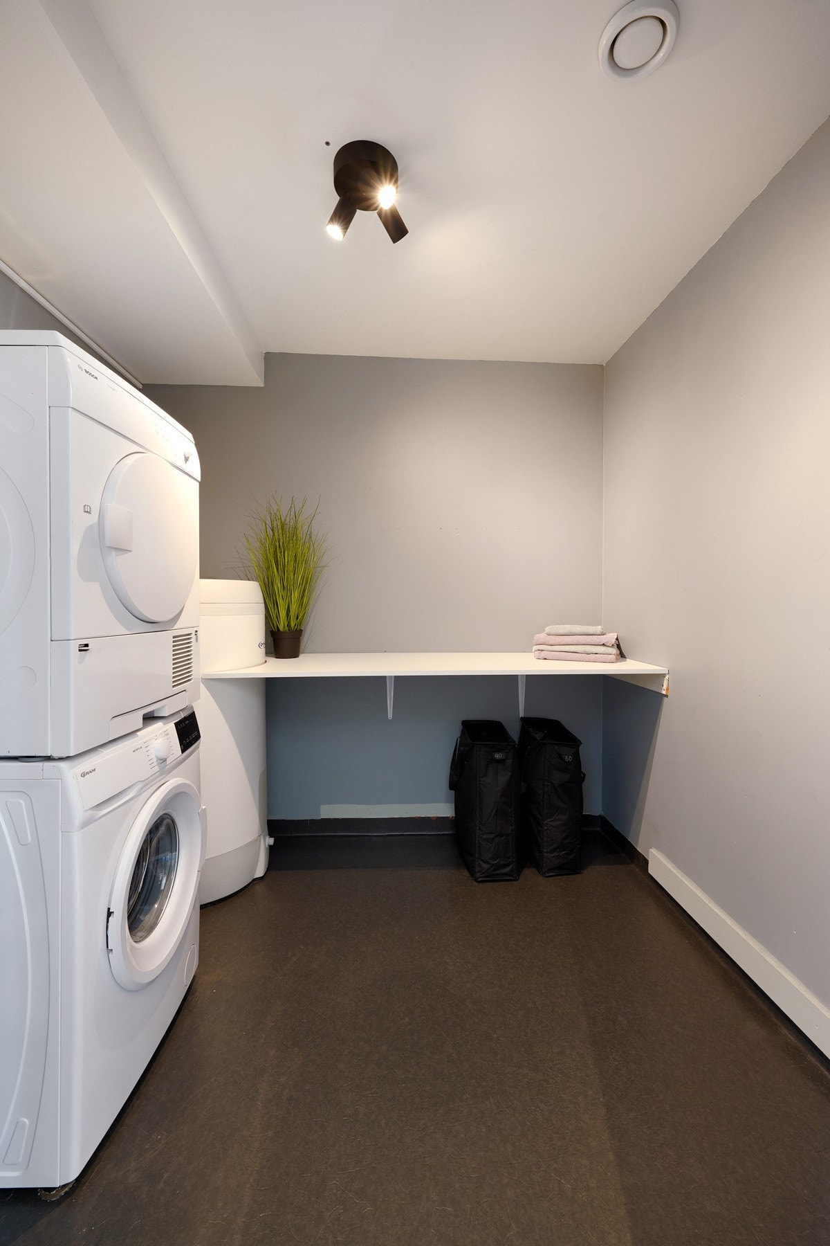 Vaskerom. Galleribilde