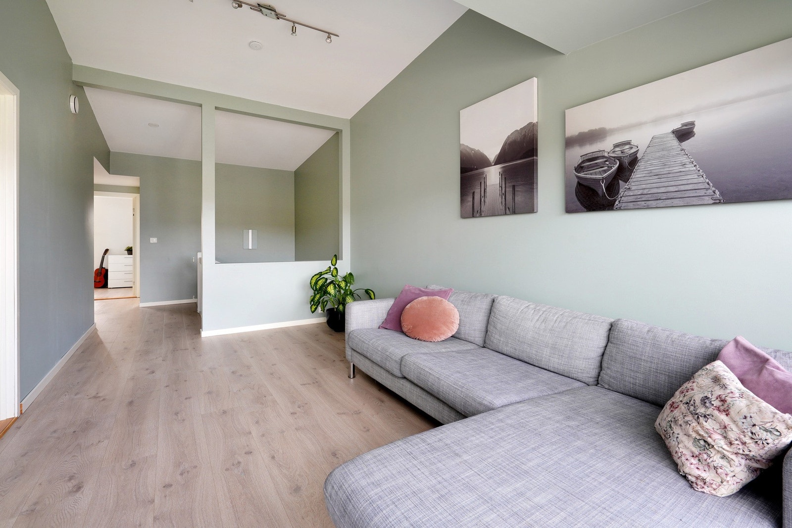 Loftstue. Galleribilde