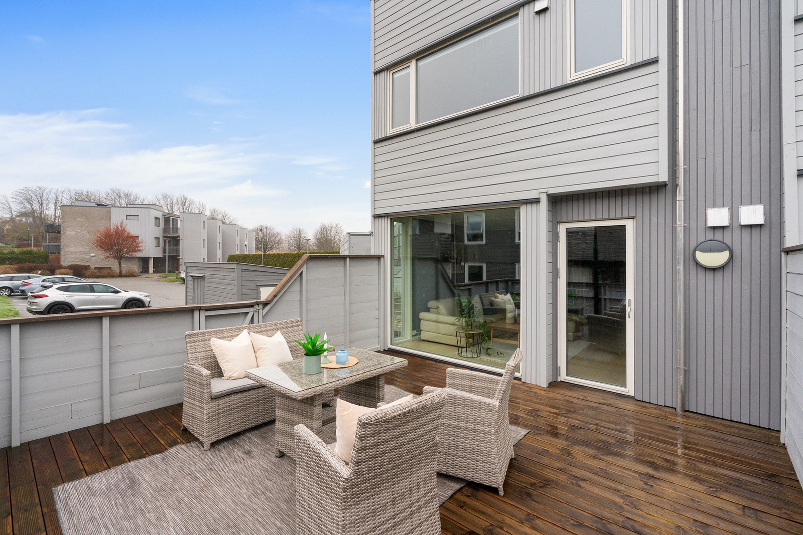 Stor terrasse, med gode solforhold. Galleribilde