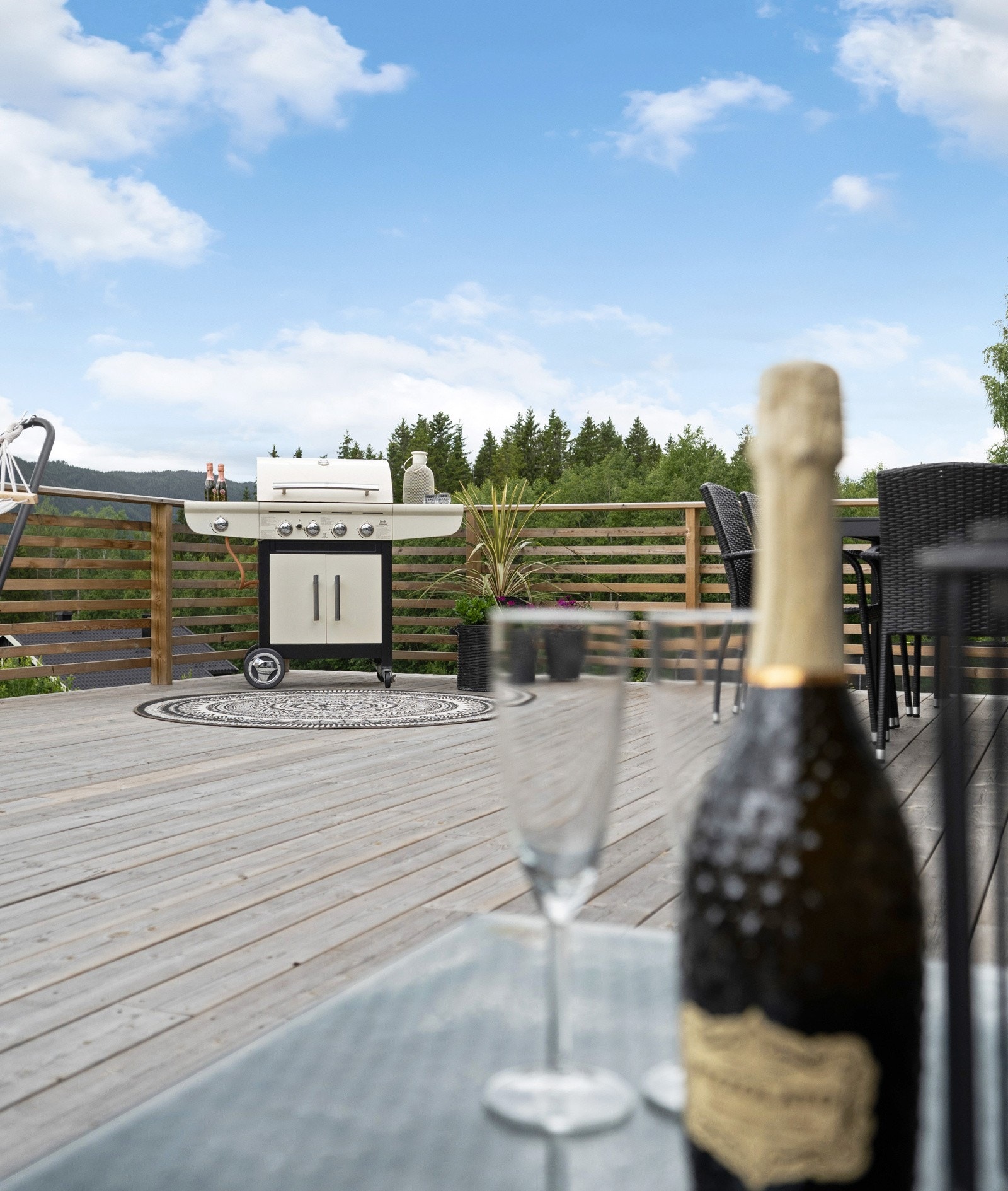 Perfekt for lange sommerkvelder, her har du fin utsikt og gode solforhold. Galleribilde