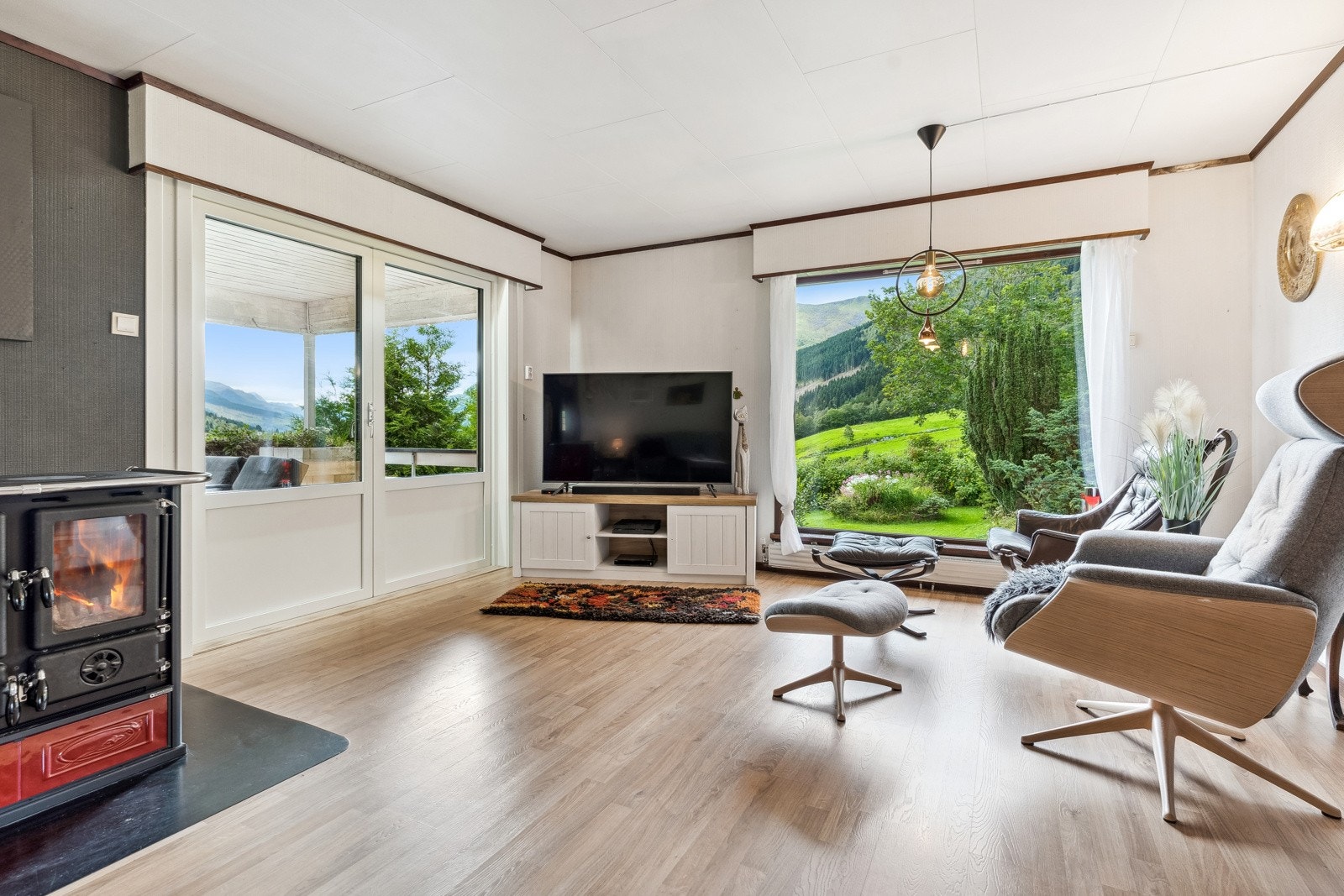 Utgang til ein flott overbygd terrasse Galleribilde