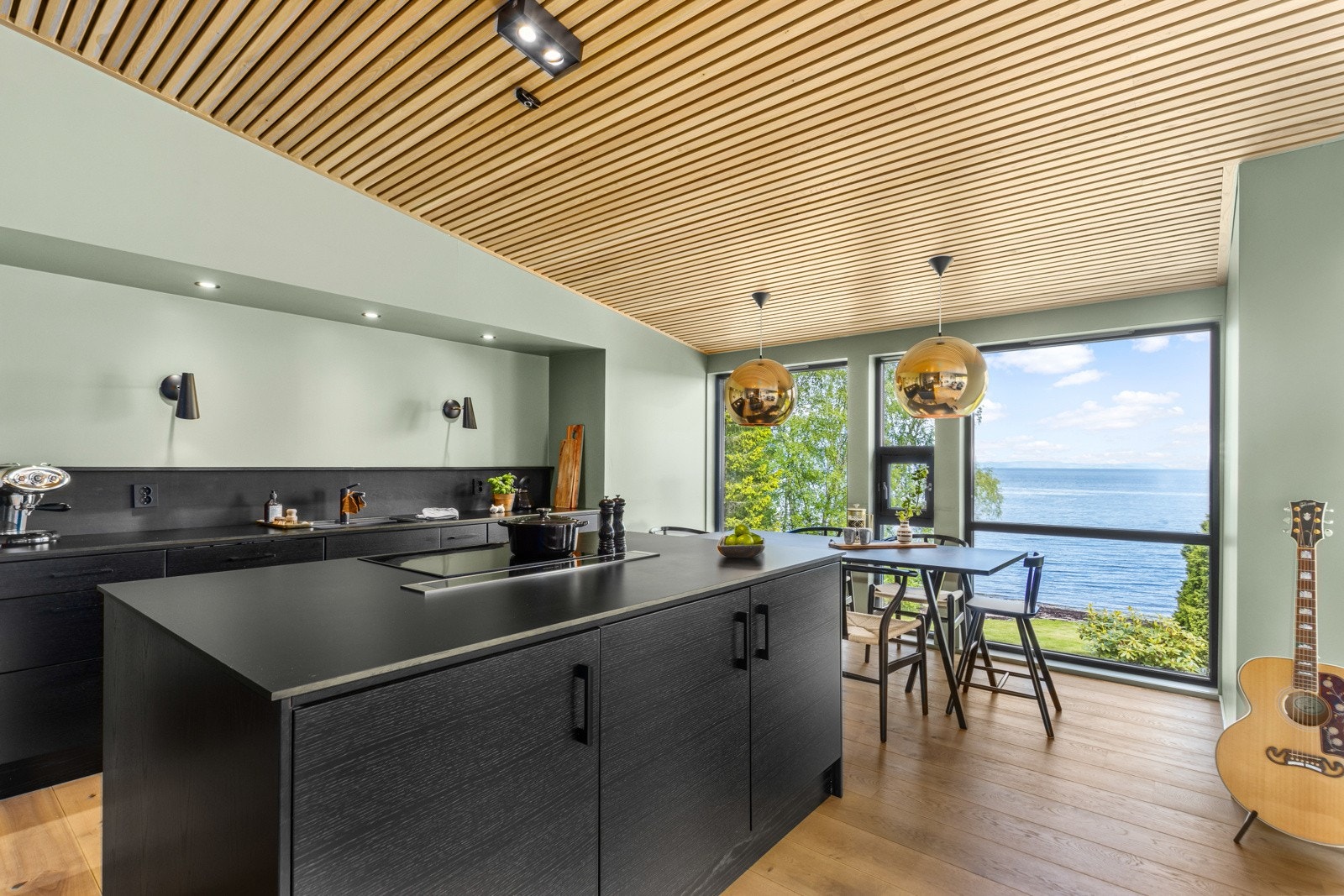 Hvitevarer fra Siemens og kjøleskuffer levert av Røros metall Galleribilde