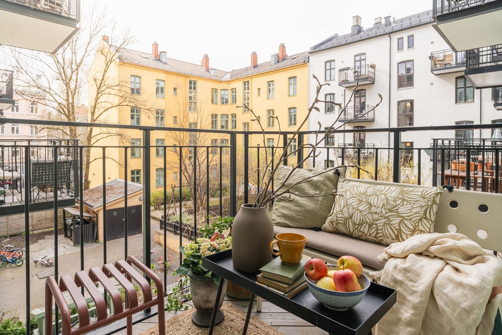 En lys og innbydende 3-roms med en flott vestvendt balkong. Galleribilde