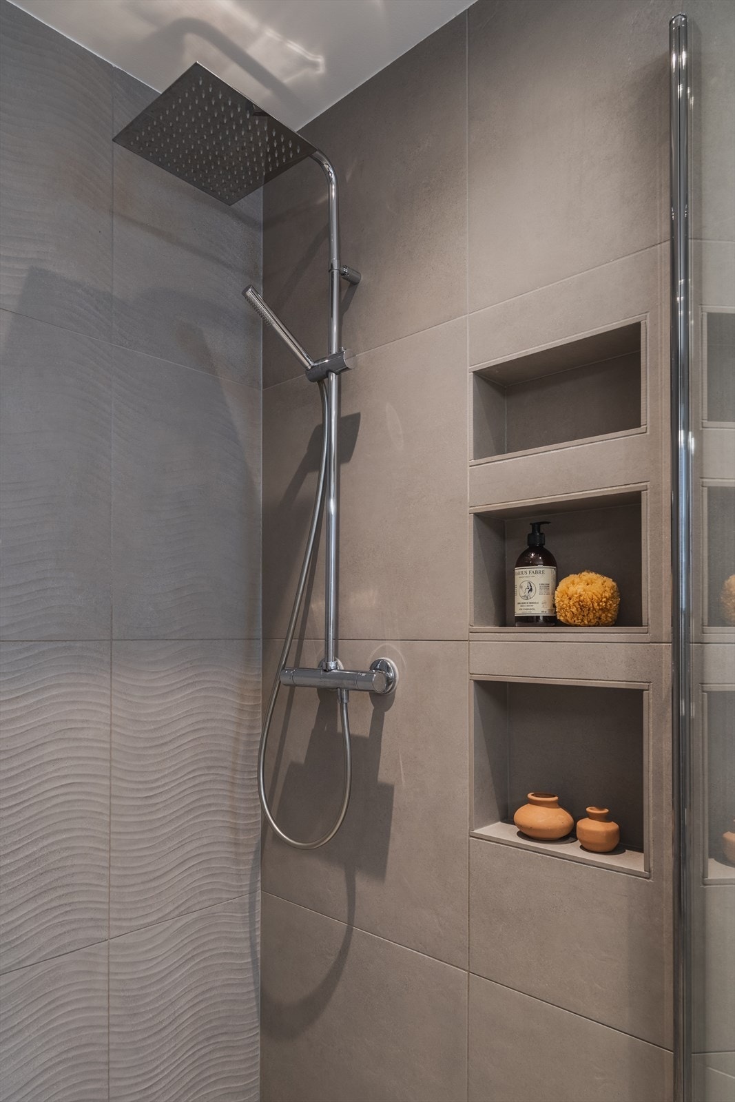 Badet byr på pene detaljer. Galleribilde