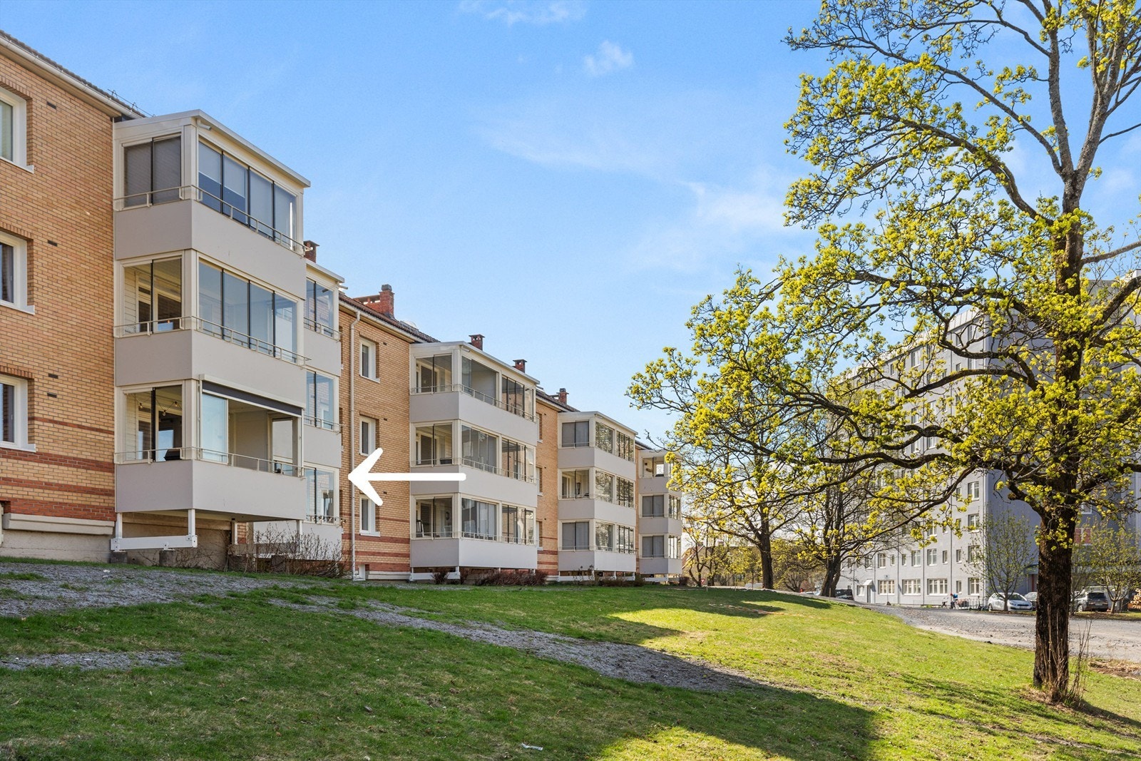 Valle borettslag er et veldrevet borettslag som ligger innerst i en blindvei i et boligområde bestående av lavblokker. Galleribilde