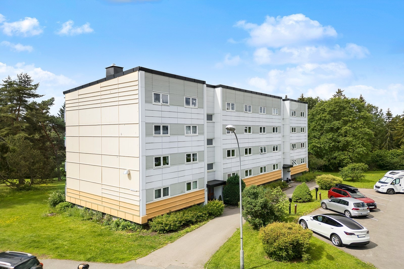 Veldrevet borettslag med god vedlikeholdshistorikk. Balkongene ble renovert i regi av borettslaget i 2023 Galleribilde