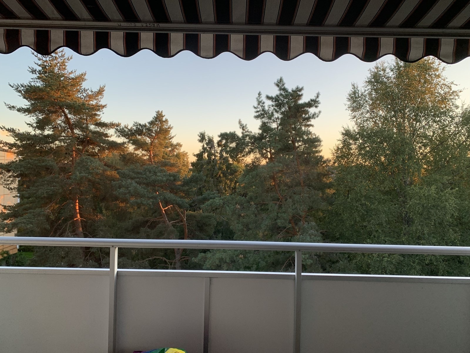 Kveldsstemning på balkong. Selgers eget bilde Galleribilde