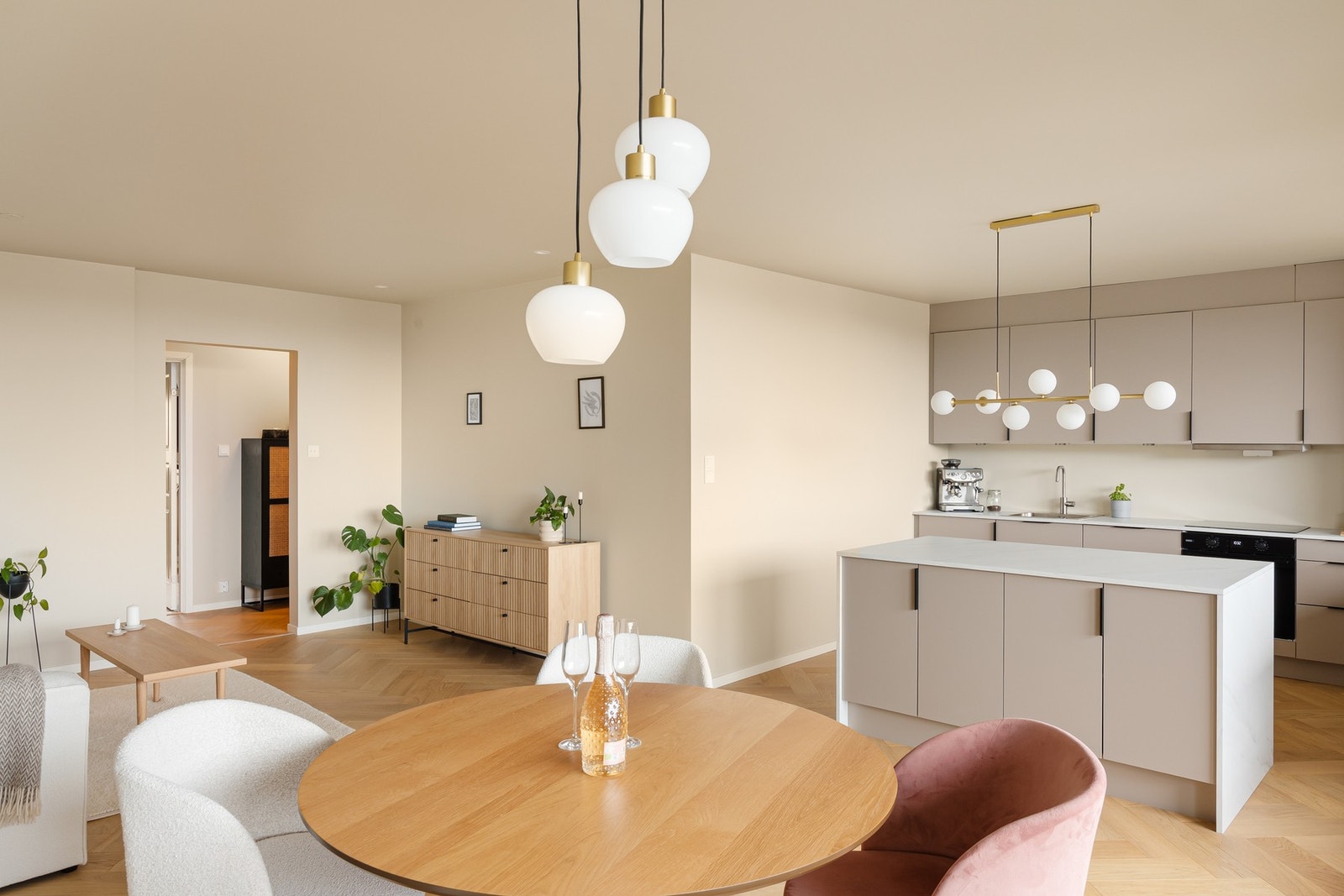 Bergby Partners eiendomsmegling v/Tommy Myrtvedt har gleden av å presentere Dag Hammarskjölds vei 105! Galleribilde