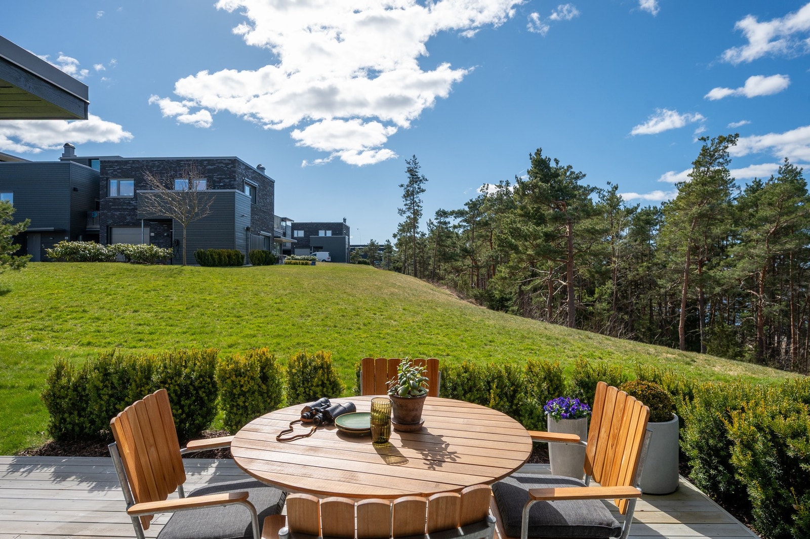 Det er fri utsikt - og ingen innsyn - for denne boligen. Galleribilde