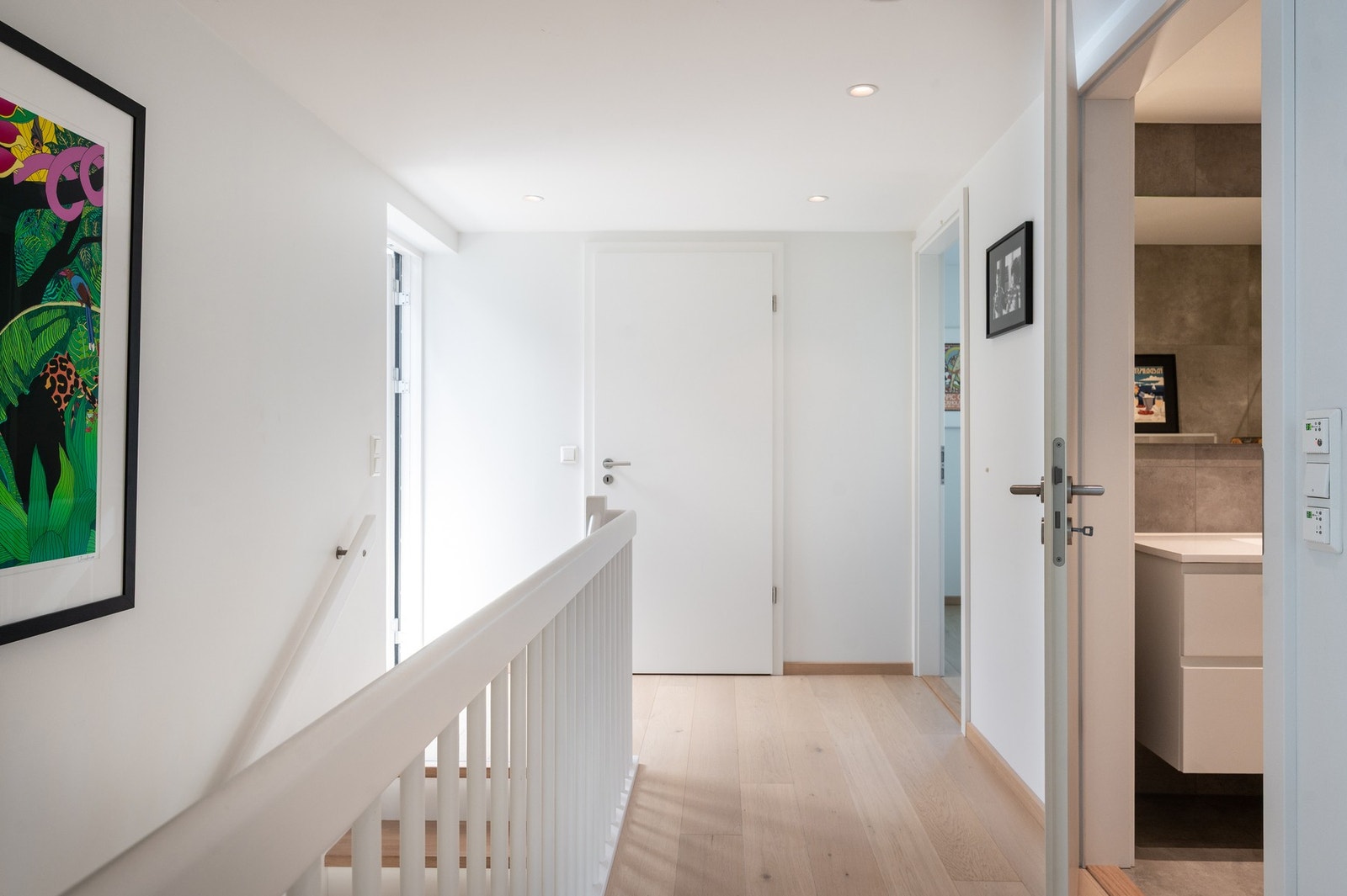 Hall. Vaskerommet er rett frem. Galleribilde