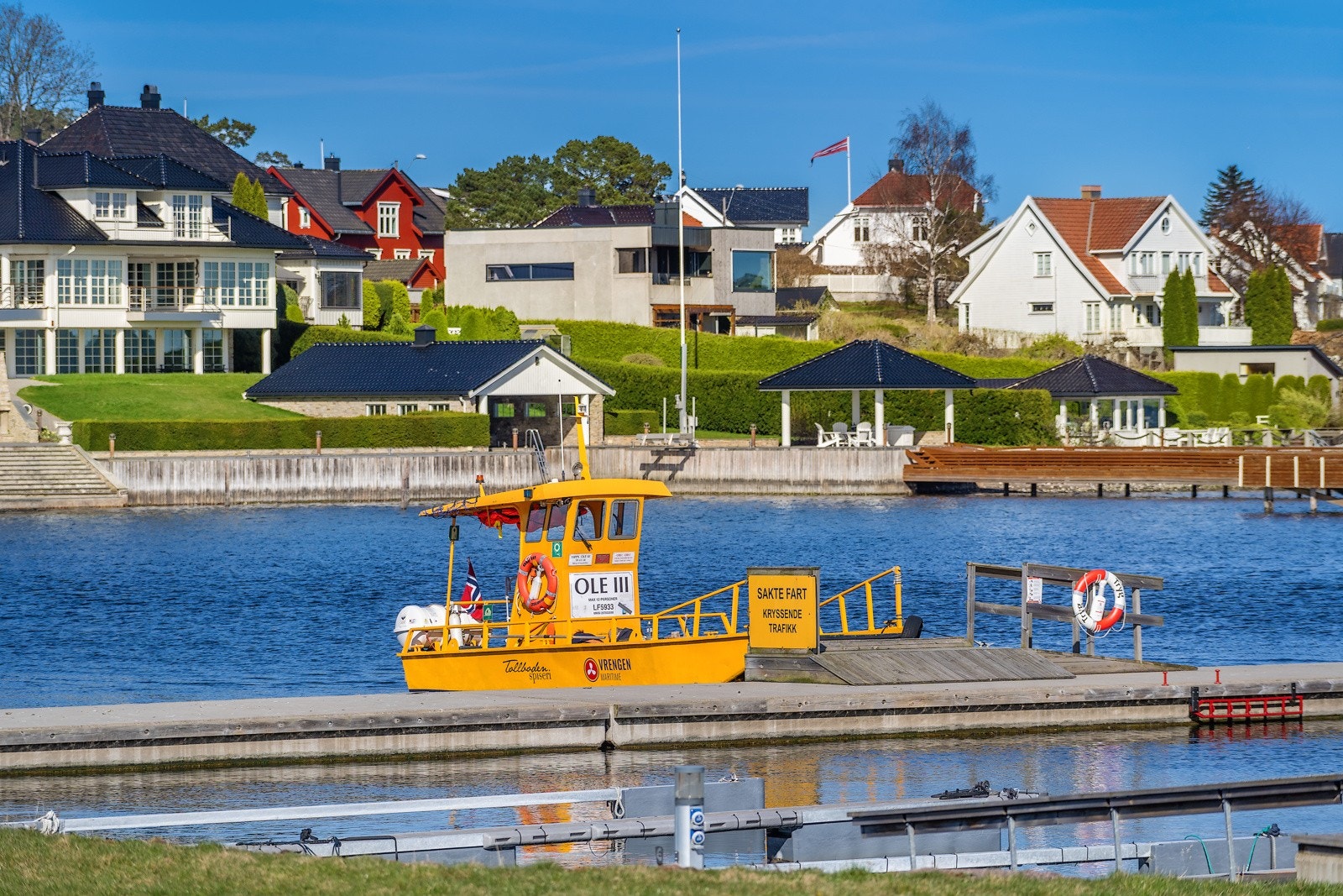 Den populære ferjen Ole III har også fått et nytt hjem i Husøy Havn. Her det det etablert brygge og ferjebu, og ferjeturen fra Husøy til Husvik er ikke bare gratis - den tar kun 2 minutter Galleribilde