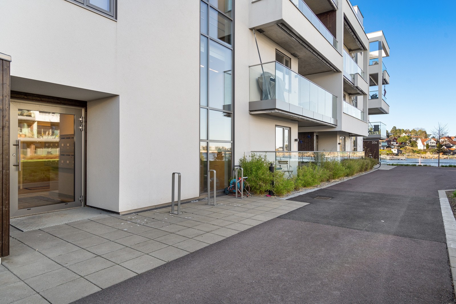 Inngangsparti. Galleribilde