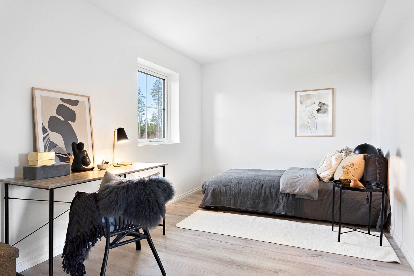 Boligen har totalt 3 gode soverom- med mulighet for et 4. Galleribilde