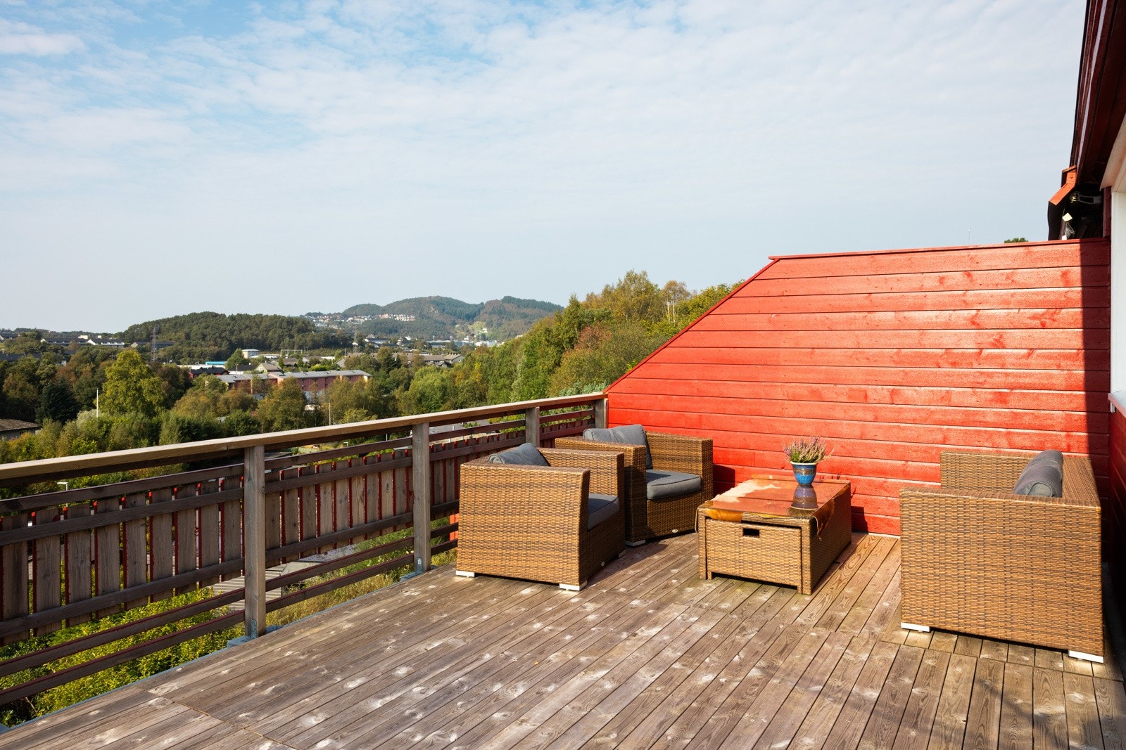 Fra stuen er det utgang til balkongen på 22 kvm. Galleribilde