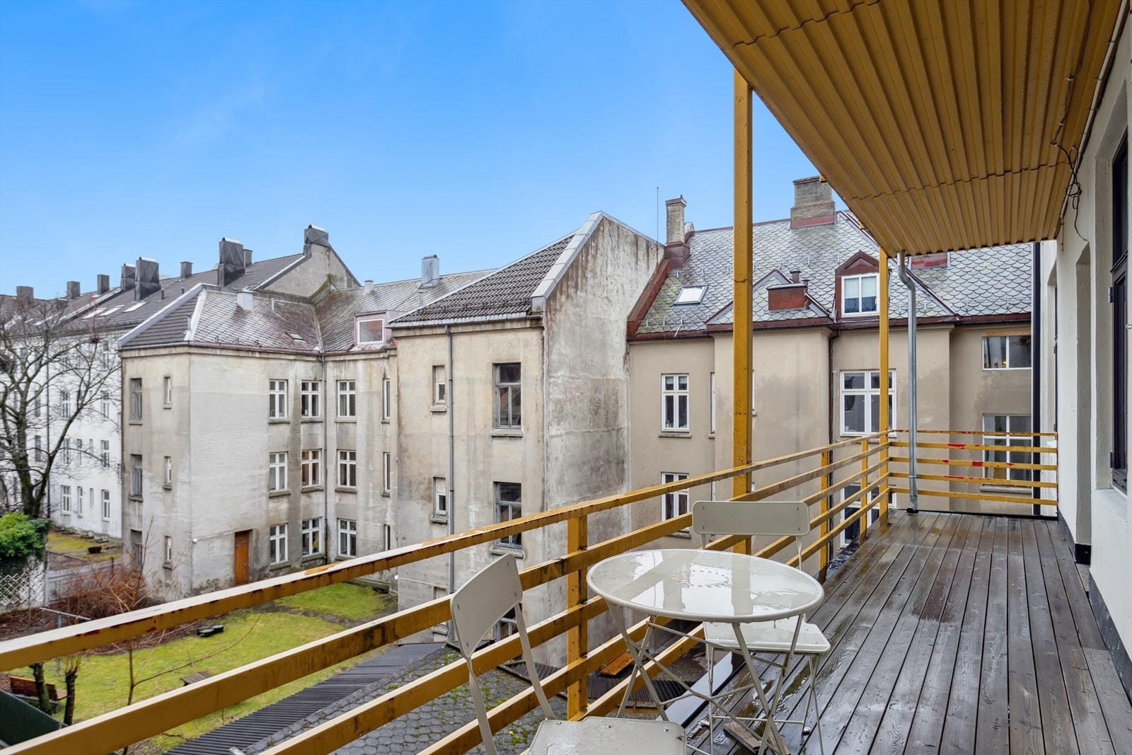 Leiligheten har tilgang til en fin, felles eiet veranda. Galleribilde