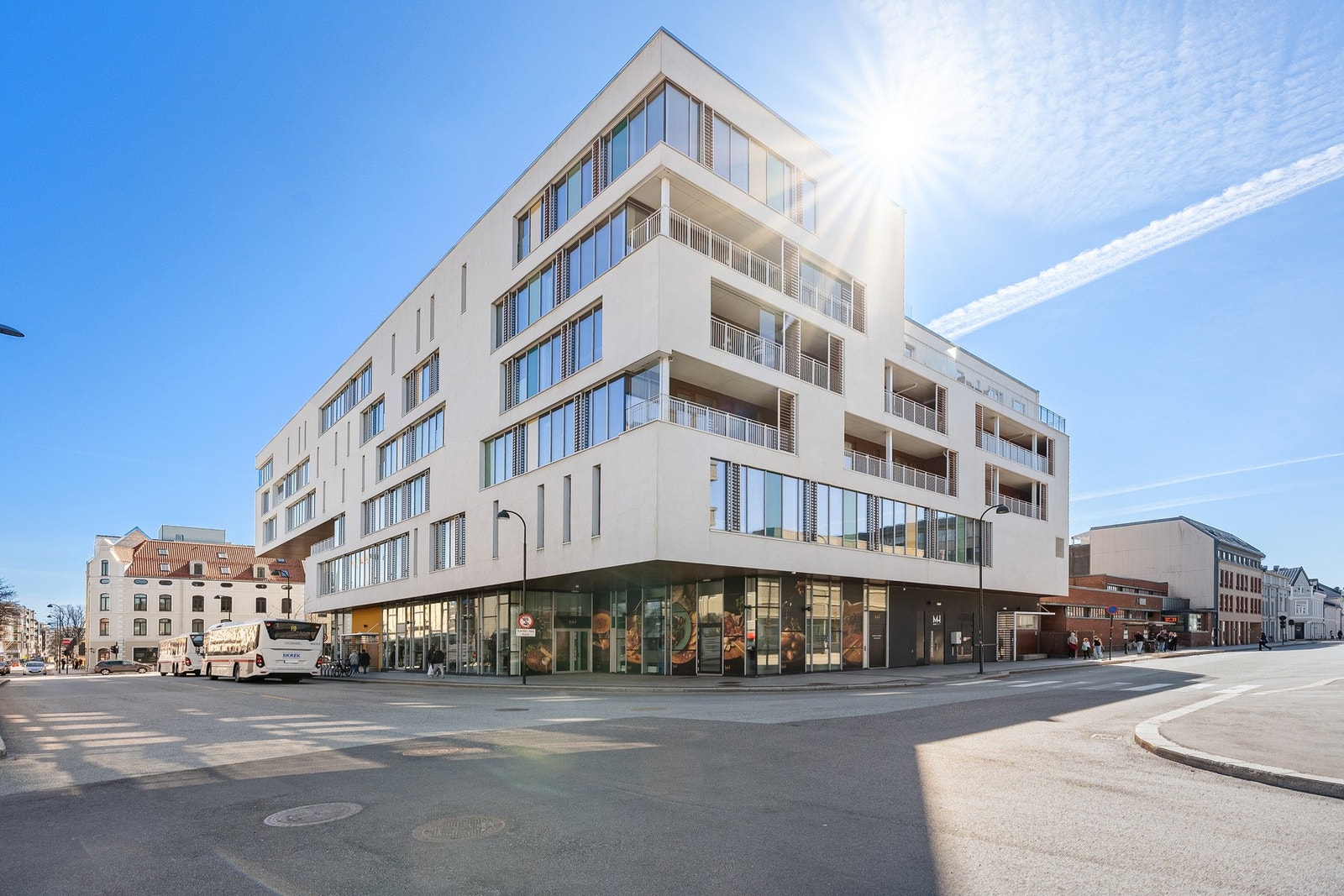 Leiligheten har en fin og luftig beliggenhet i 5.etasje Galleribilde