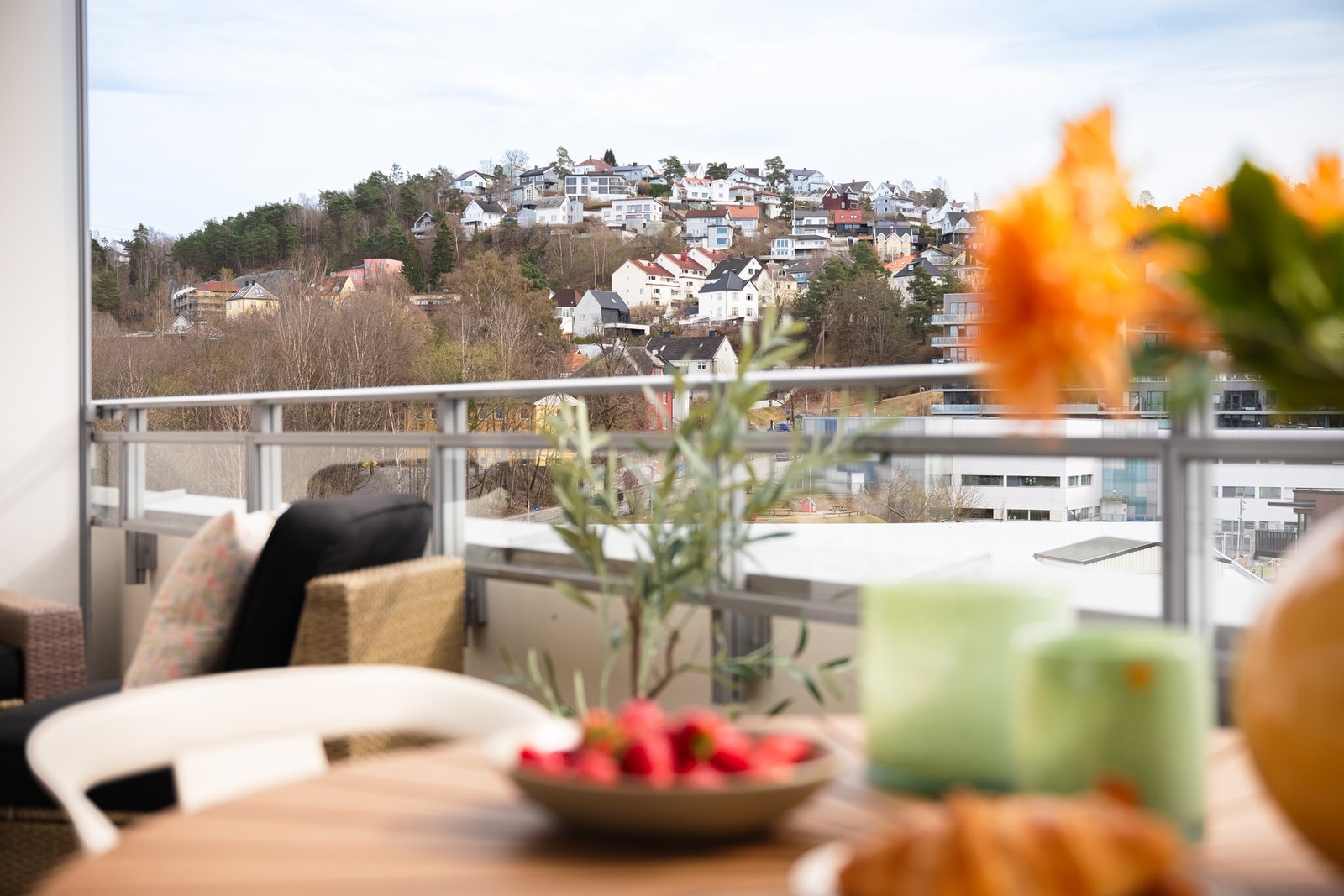 Her er det tillatt med både gass- og elektrisk grill, så det vil være enkelt å ta matlagingen og middagene utendørs. Galleribilde