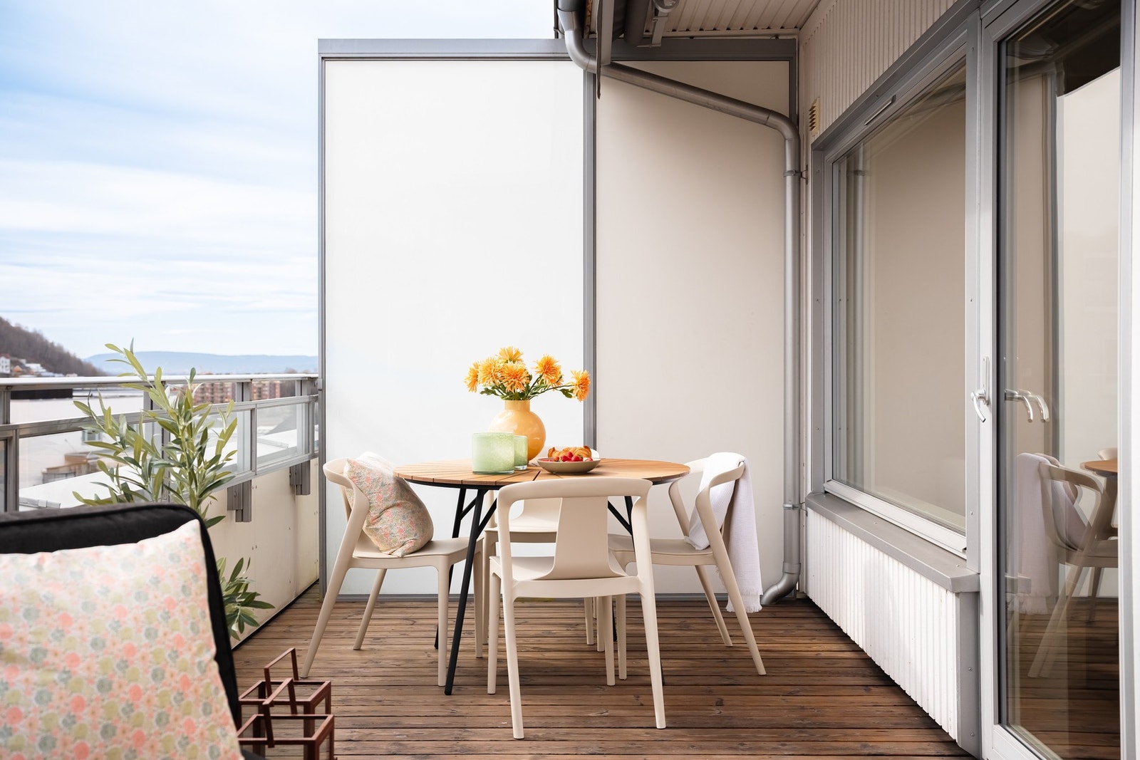 Det er gode solforhold med sol hele dagen og frem til ca. 19:00 på sommerstid. Galleribilde