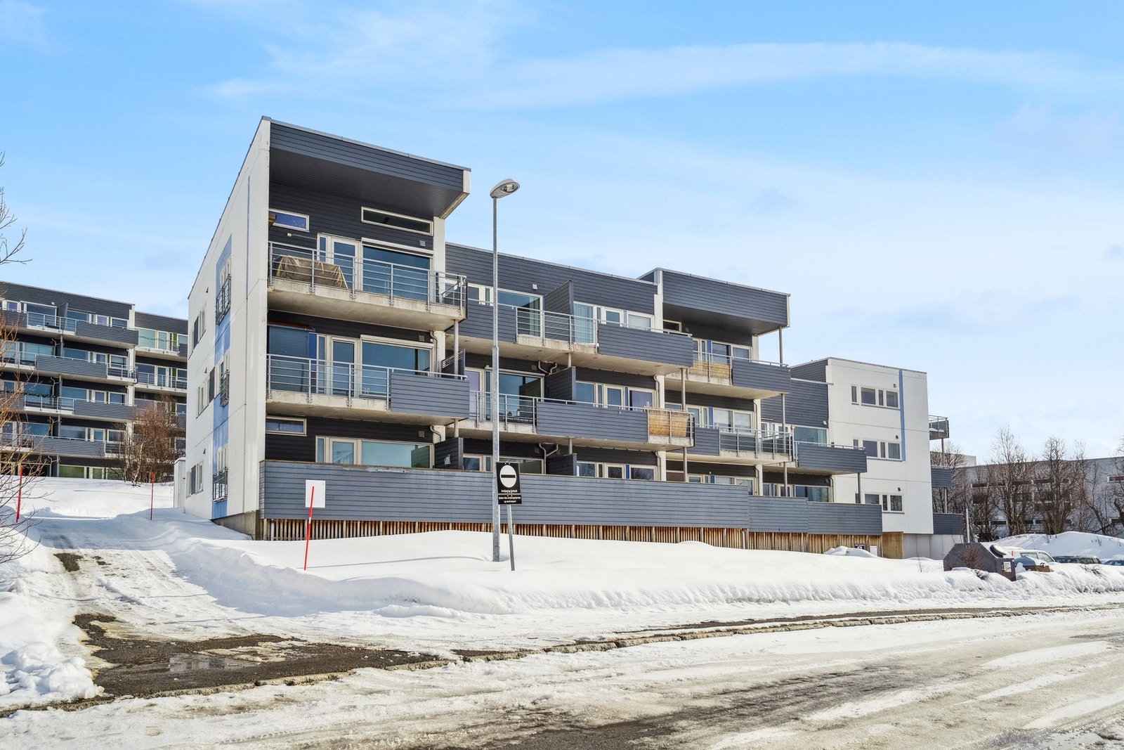 Området er rolig og tilbaketrukket med kort vei til grøntareal og turstier, dagligvarebutikk og bussholdeplass Galleribilde