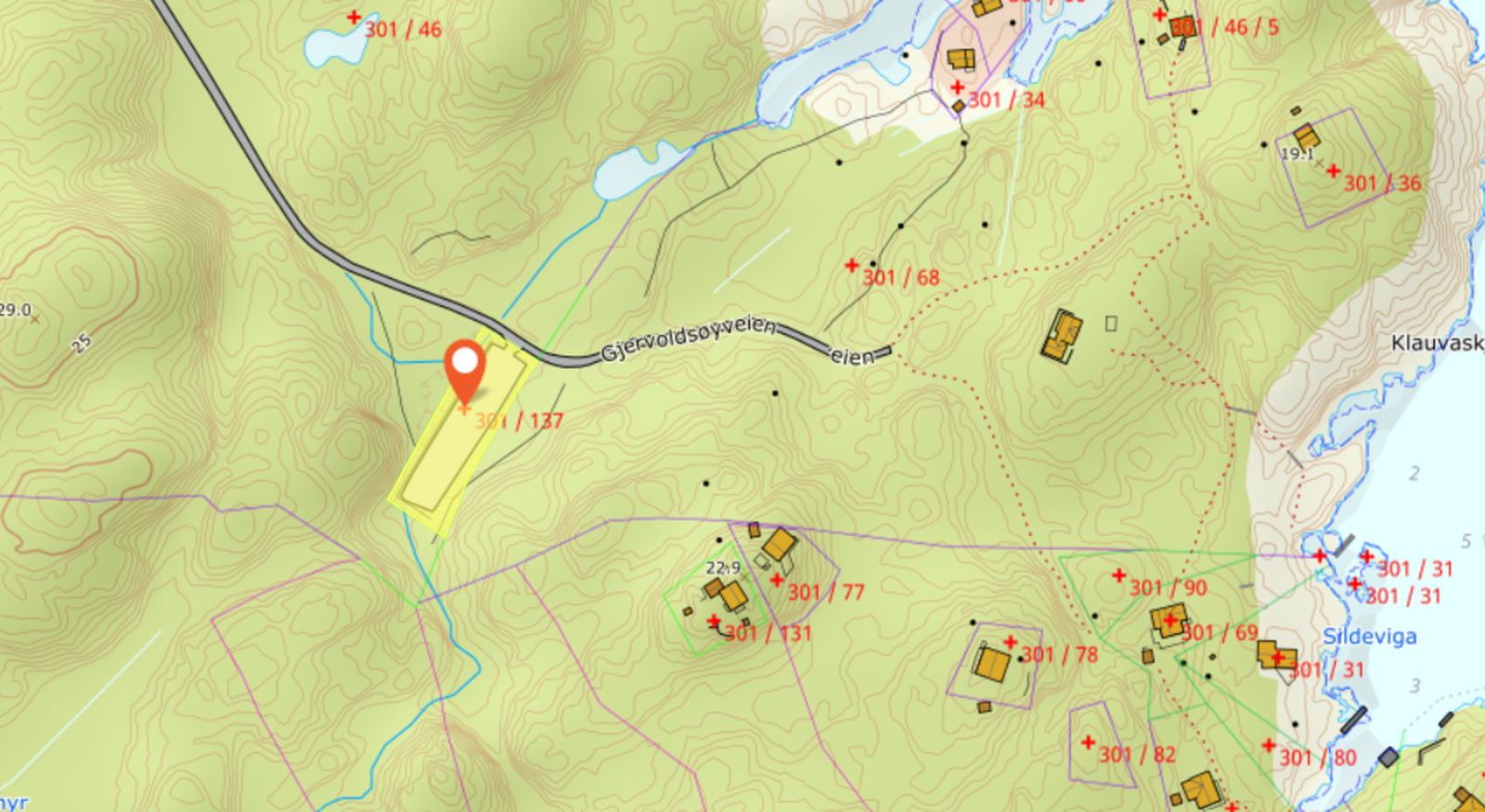 Oversikt over realsameiets tomt for parkering Galleribilde