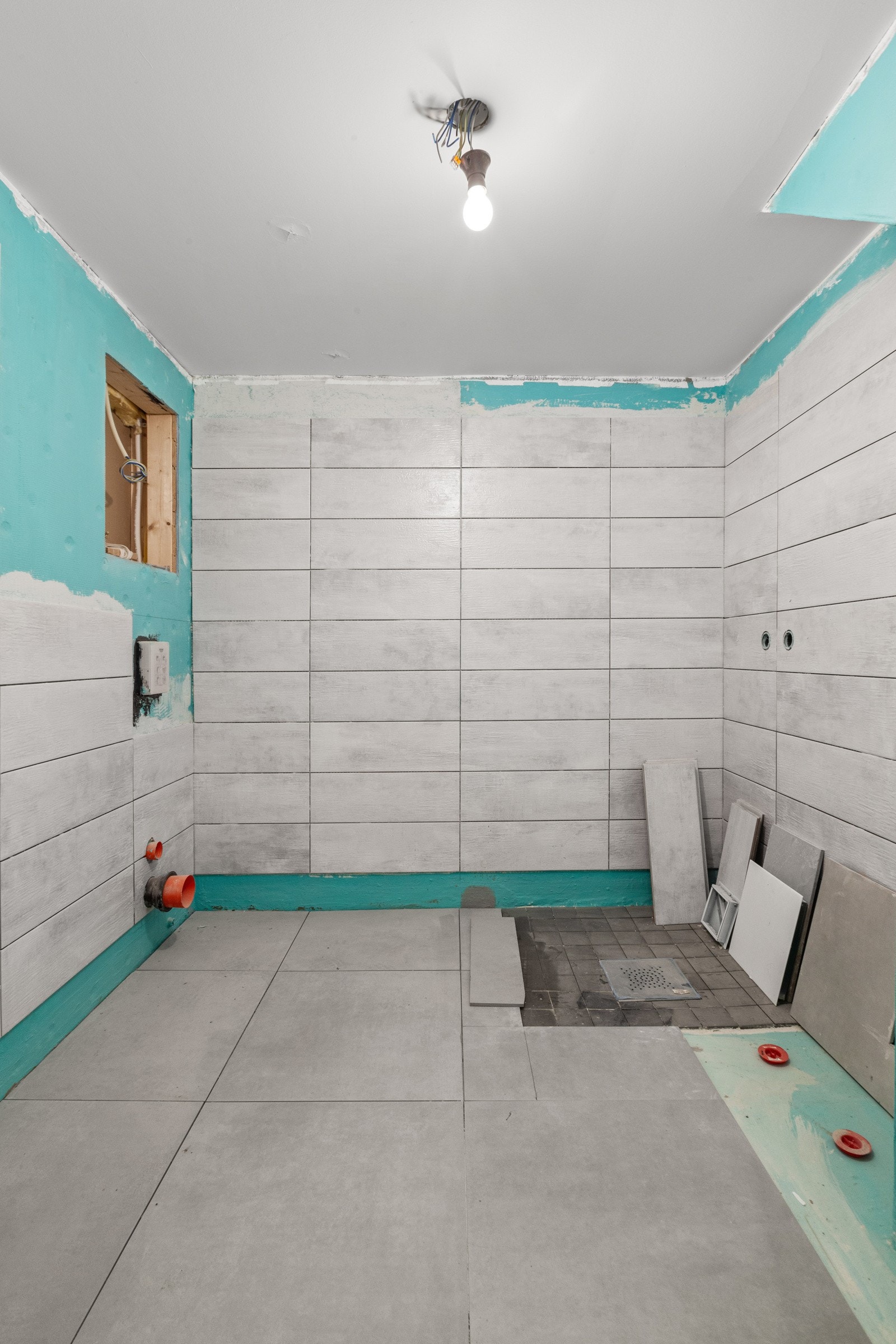 Baderommet i underetasjen har ikke mye arbeid igjen før det kan brukes Galleribilde