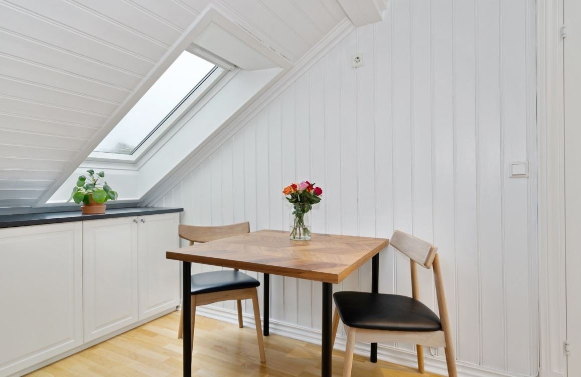 På kjøkkenet er det plass til kjøkkenbord. Galleribilde