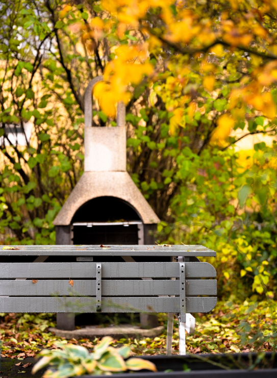 Borettslaget har i tillegg en hyggelig plass med utemøblement og grill til glede for beboerne. Galleribilde