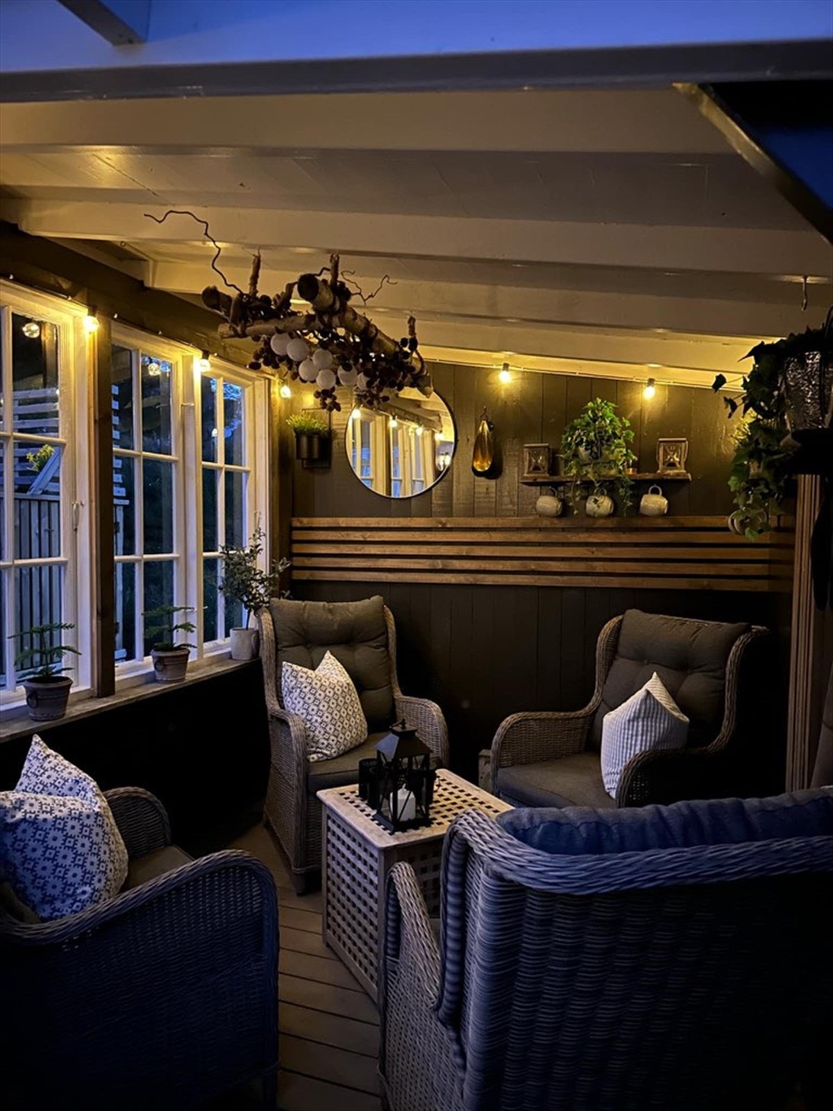 Overbygget terrasse (kveldsbilde) - Selgers bilde Galleribilde
