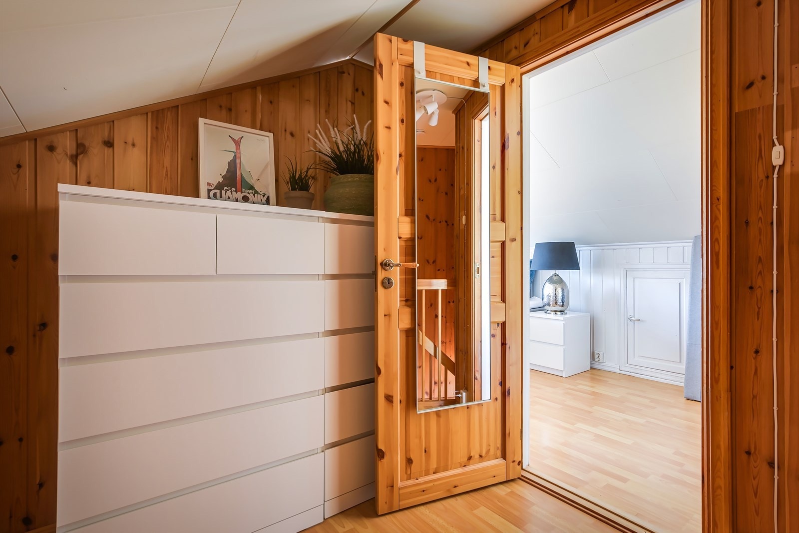 Loftet er inndelt i 2 rom Galleribilde