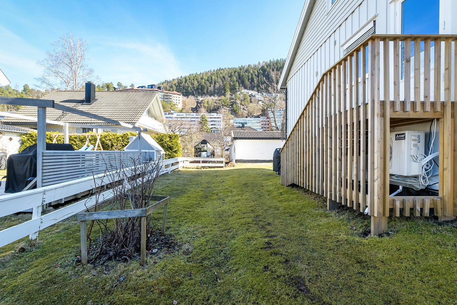 På sommertid kan man nyte hagen, hva med et oppblåsbart basseng, eller kanskje slakk line? Galleribilde